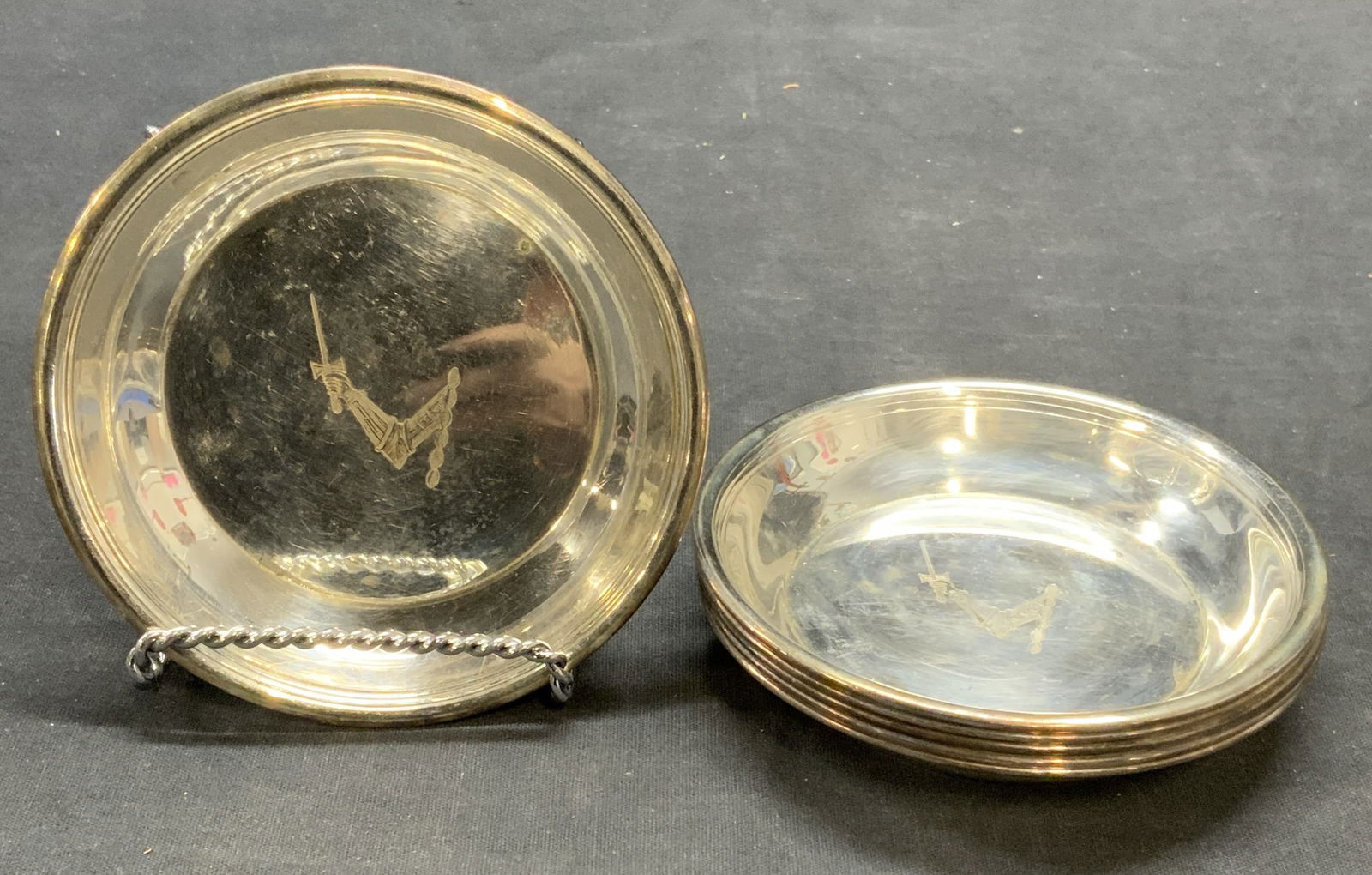 Set 6 Hallmarked Silver Pl Knight Motif Dishes Eng (1 of 6)