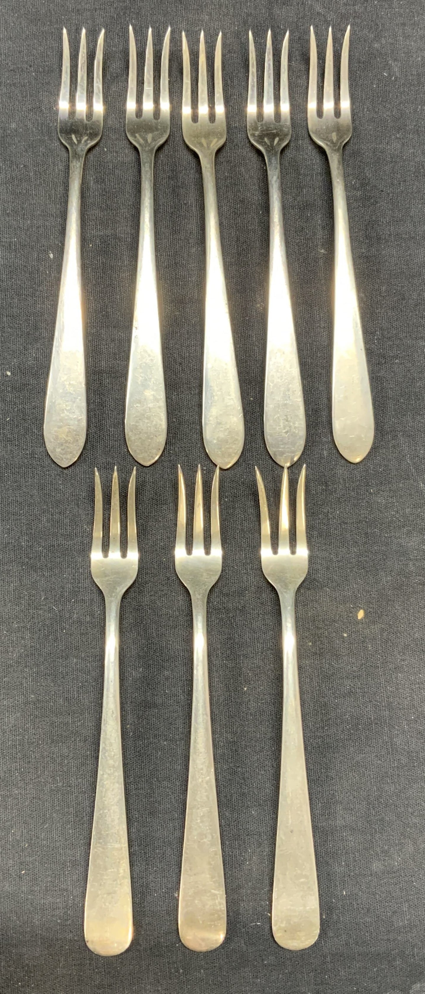 Lot 8 S Kirk & Son Sterling Silver Forks (1 of 7)