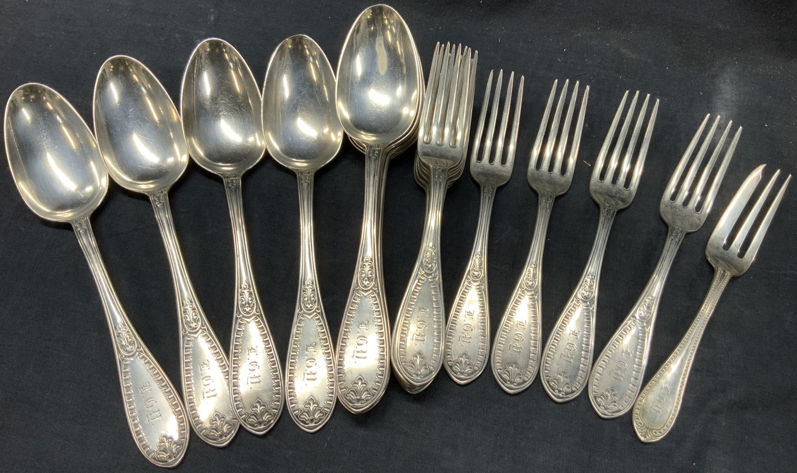 Set Tiffany & Co Sterling Silver Utensils (1 of 10)