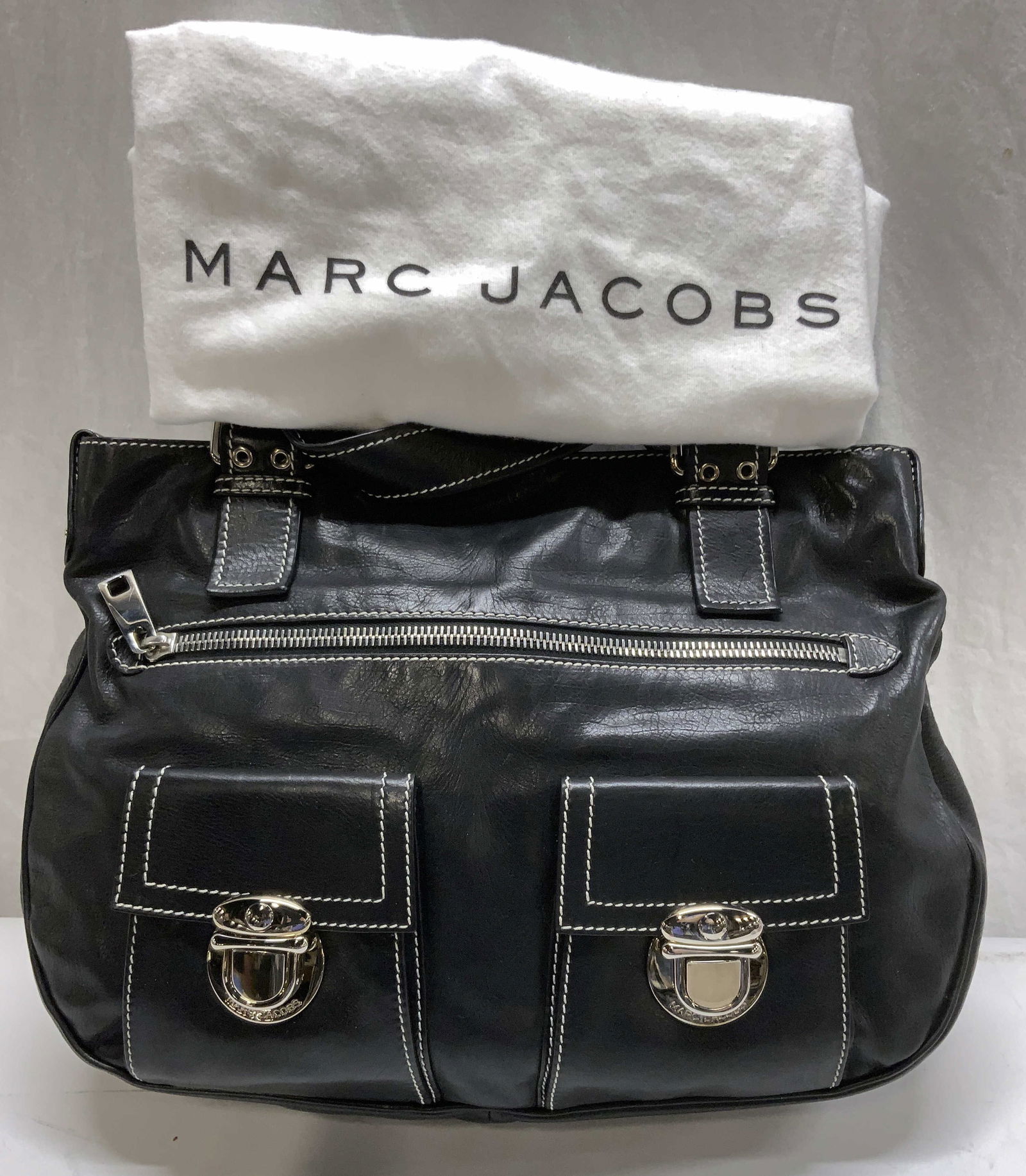 MARC JACOBS Black Leather Handbag w Duster, 2 (1 of 16)