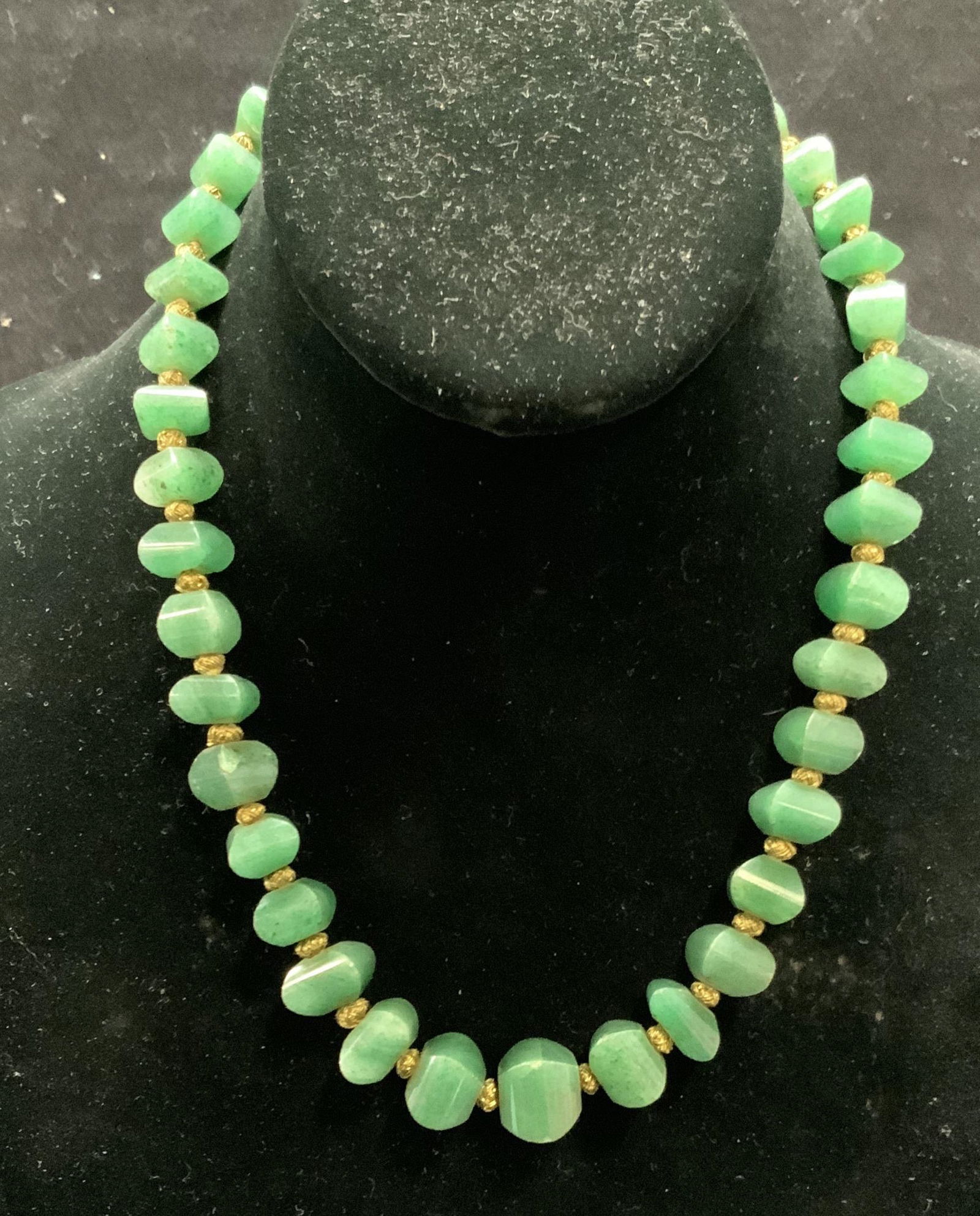 Vintage Jade Beaded Necklace (1 of 6)