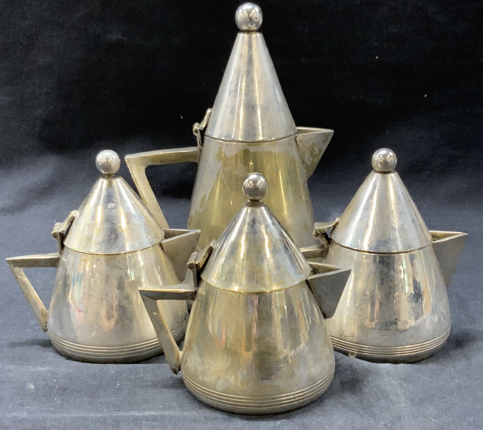 Set 4 Silver Plate Art Decor Tea Pot & Pitchers (1 of 8)