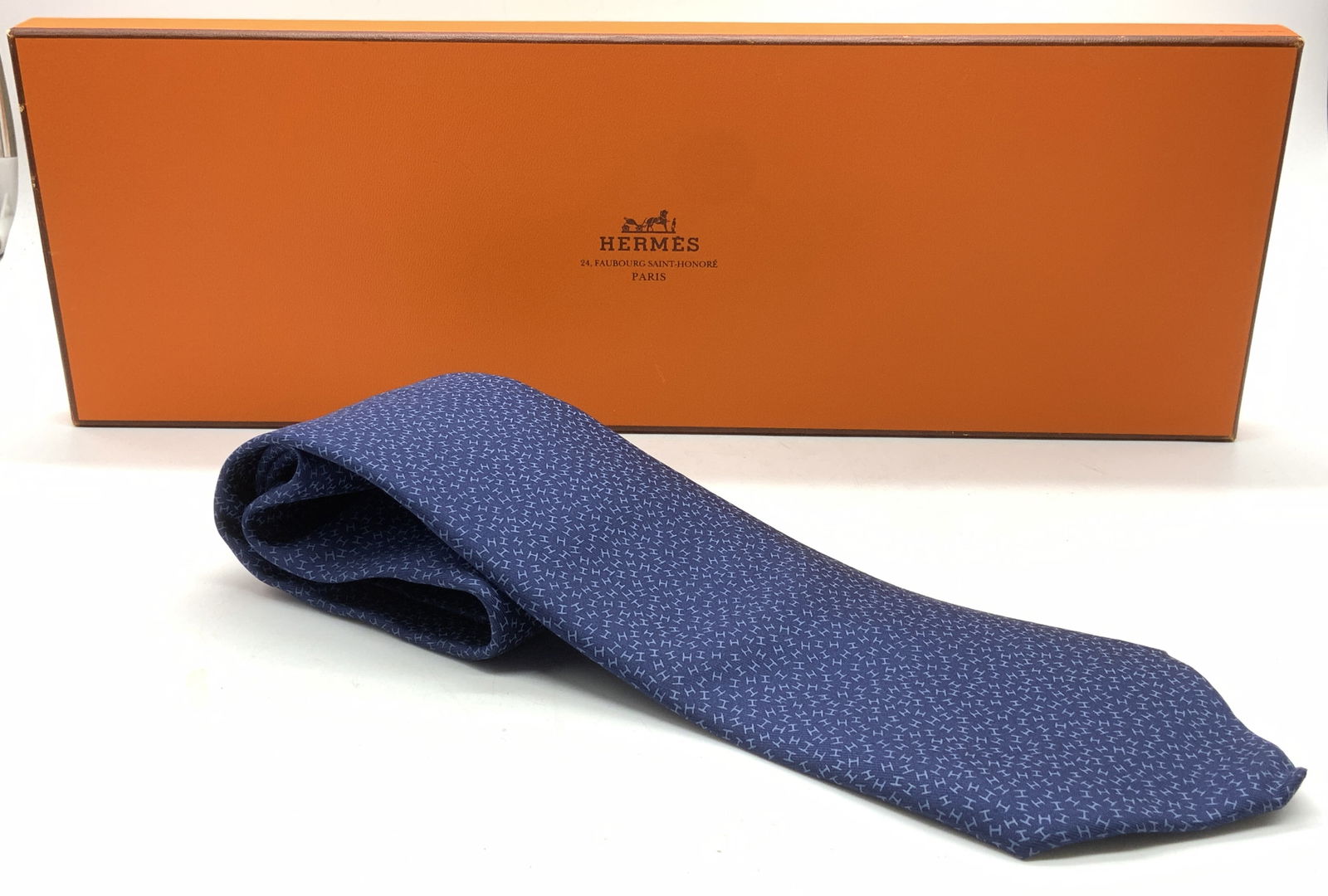 HERMES France Blue Silk H Tie in Org Box, New (1 of 8)