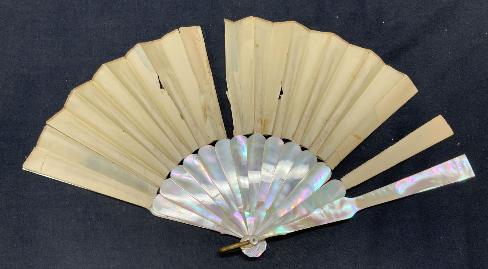 Antique Mother of Pearl & Silk Fan (1 of 7)