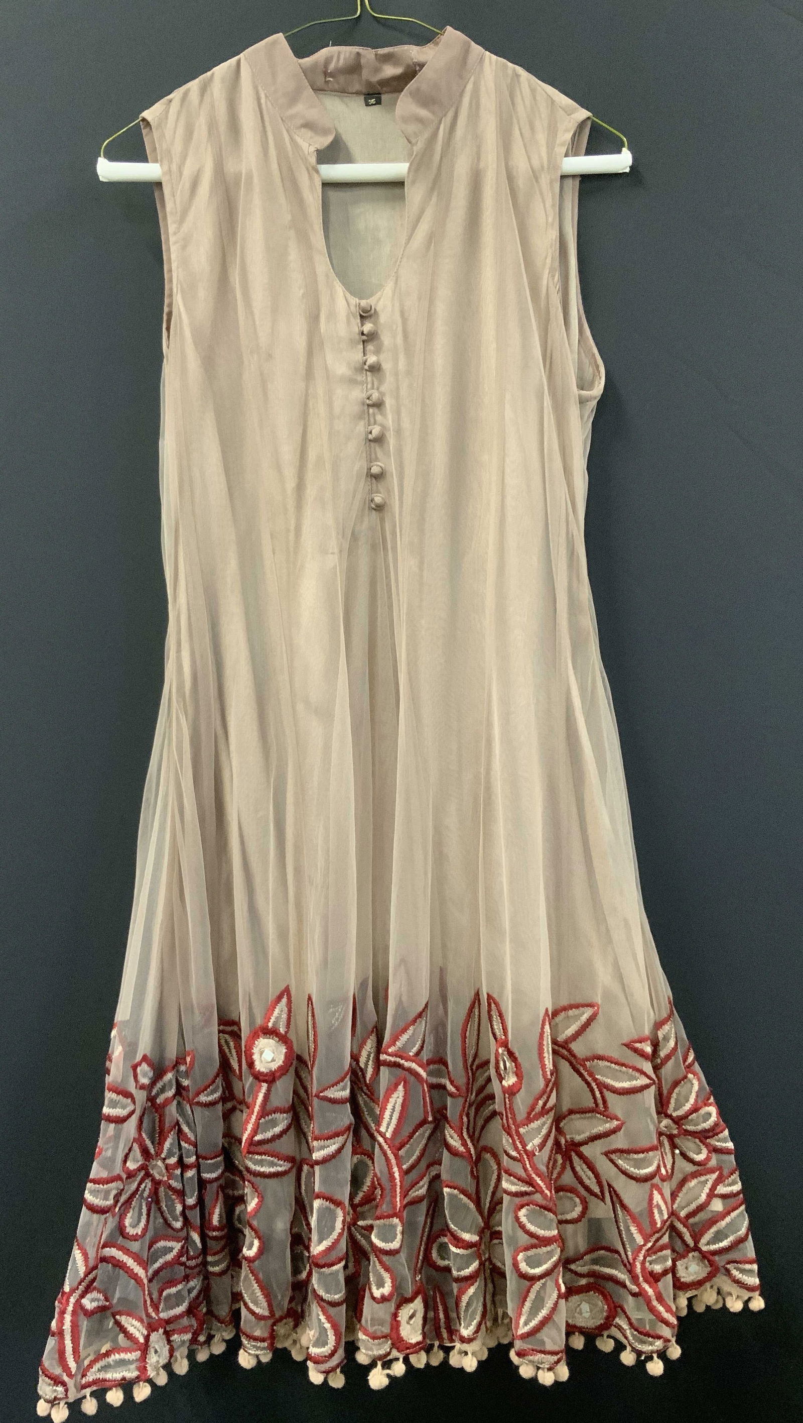 Sleeveless Mesh Dress Embroidery (1 of 7)