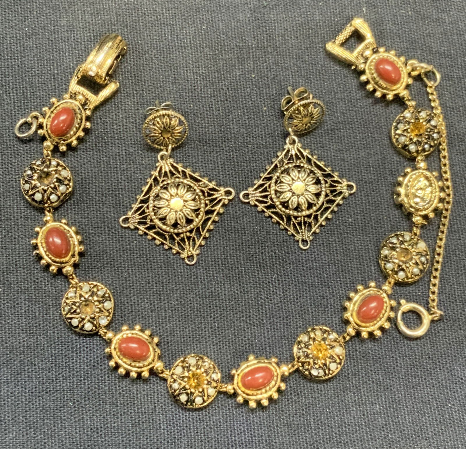 Lot 2 Gold Tone Red Cabochon Bracelet, More (1 of 7)