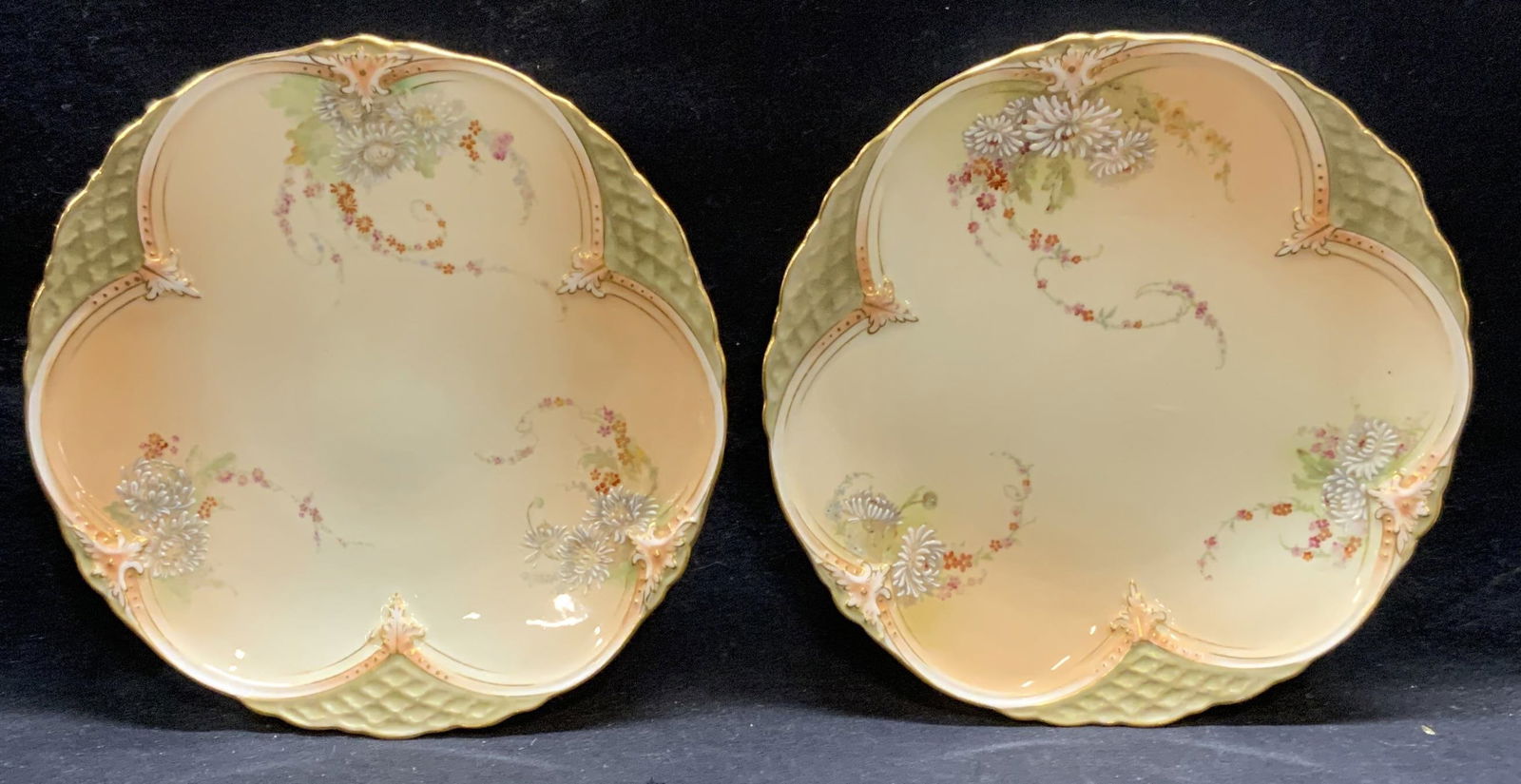Pair Antique Royal Worcester Porcelain Plates (1 of 7)