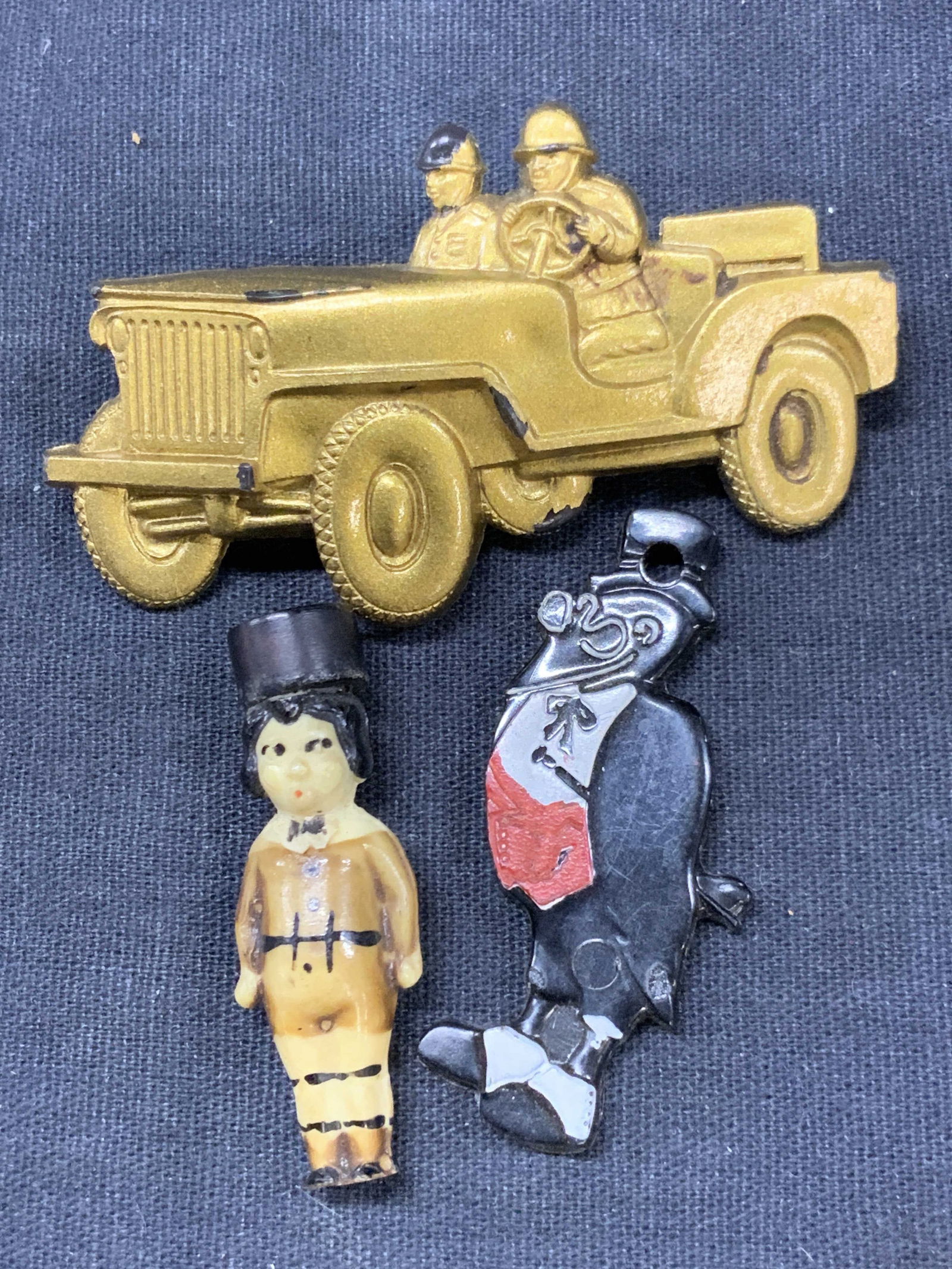 Lot 3 Vtg Pins & Brooches (1 of 7)