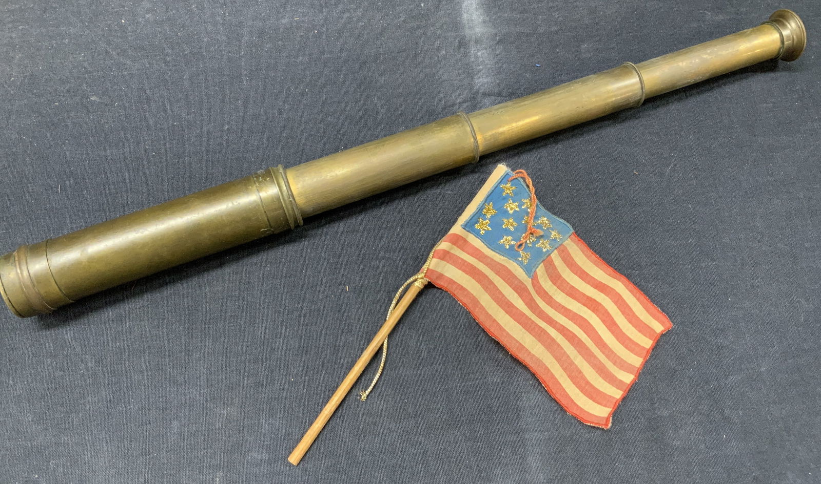 Lot 2 Vtg Brass Telescope & Vtg American Flag (1 of 8)