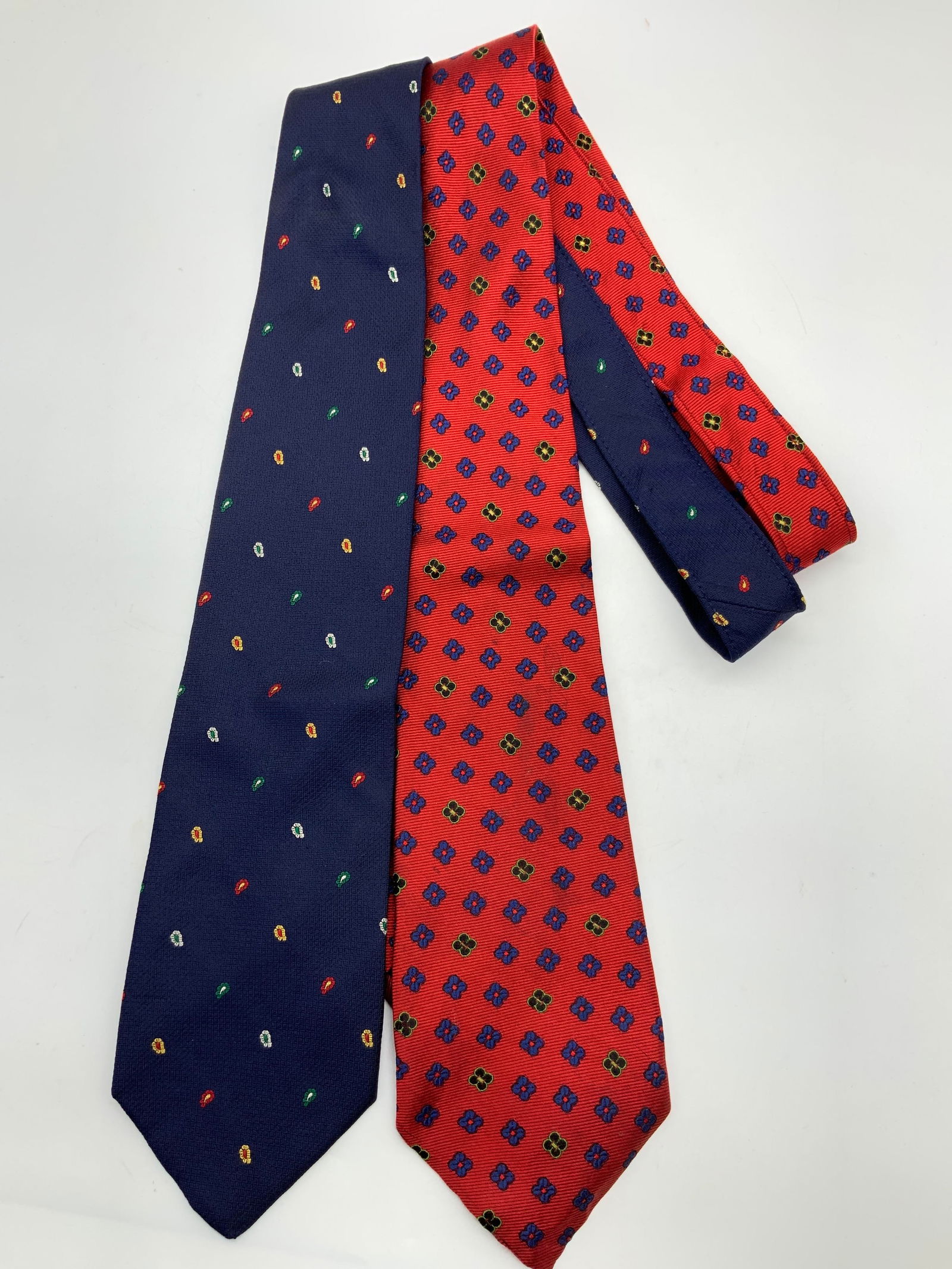 2 Sulka Silks Patterned Ties, France (1 of 7)