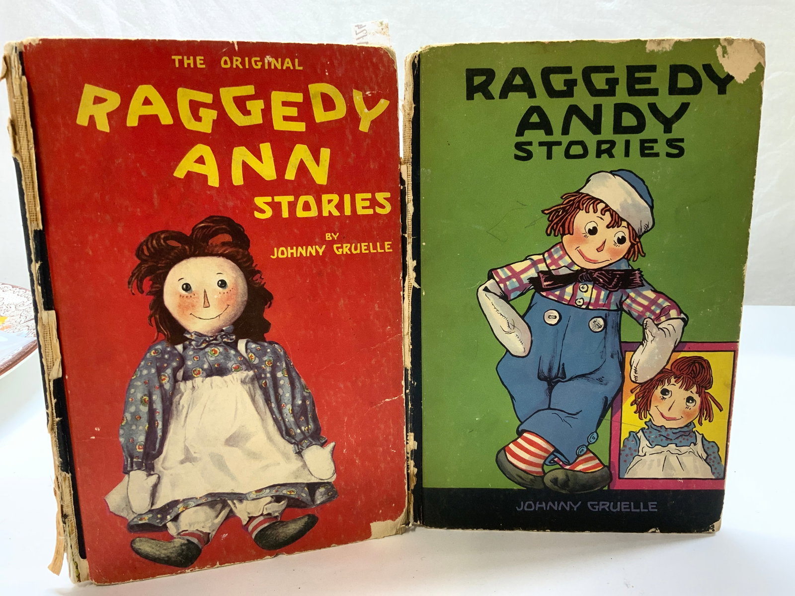 2 Antq Raggedy Ann & Andy Illustr Books , 1918/20: Pair of Antique classic Raggedy Ann and Andy childrens story books., These are original books by author and illustrator Johnny Gruelle . Published by M.A Donohue & Co, 1918 and 1920. Covers have wear 