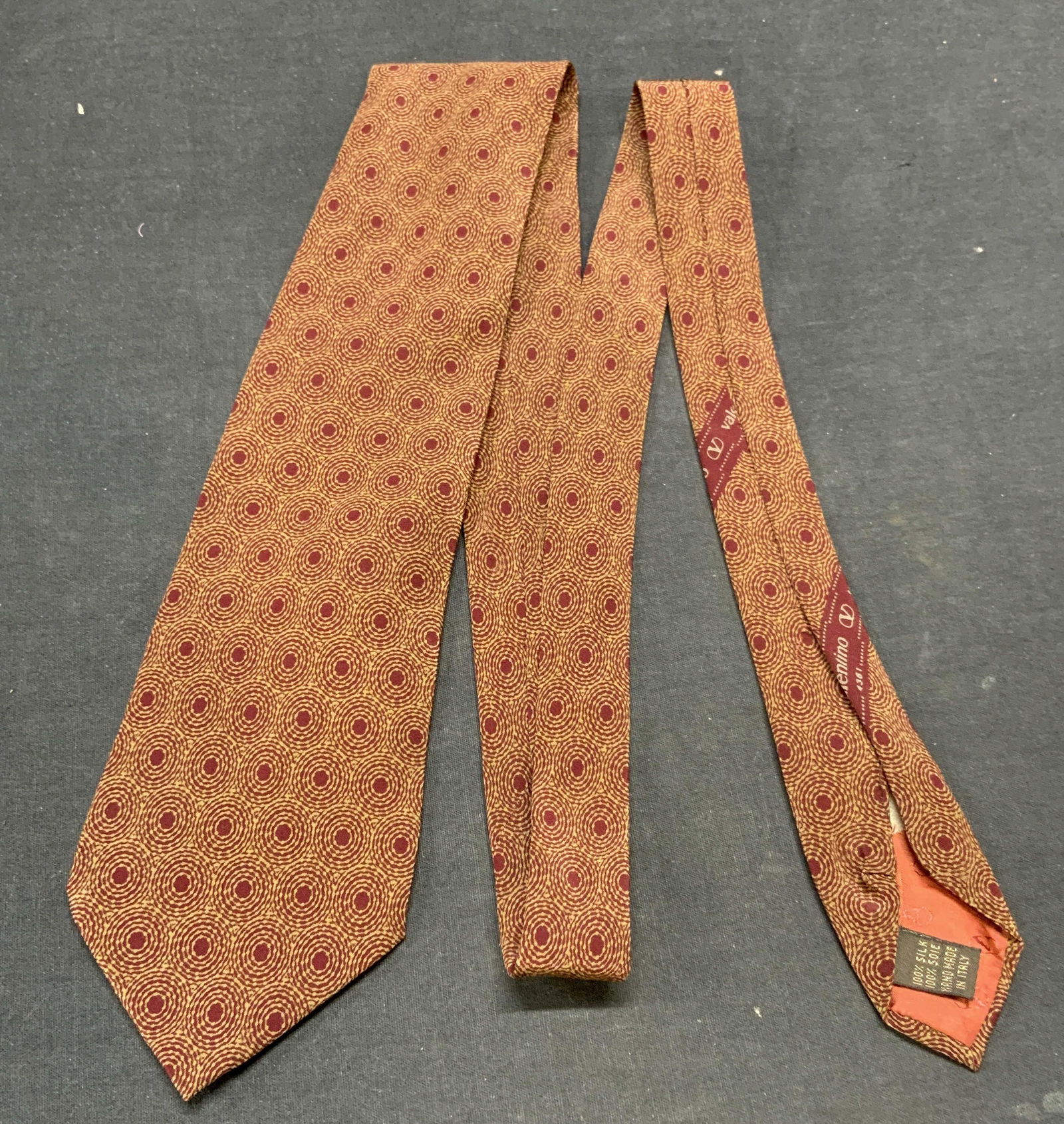Vtg Valentino Red Print Silk Tie, Italy (1 of 6)