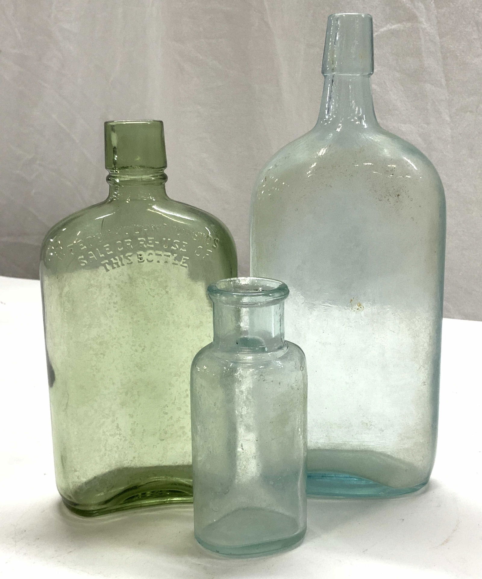Lot 3 Vtg Colored Glass Bottles (1 of 6)