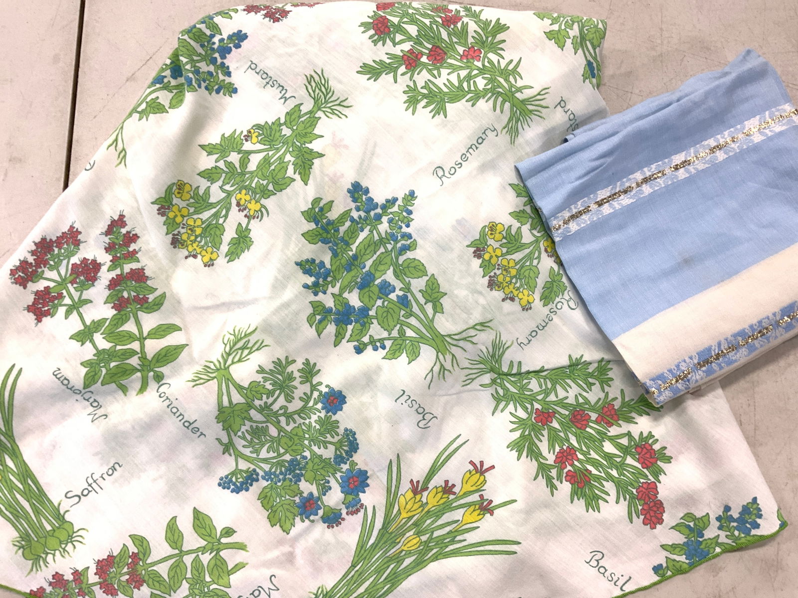 2 Tablecloths, Round Cotton Botanical Tablecloth (1 of 10)