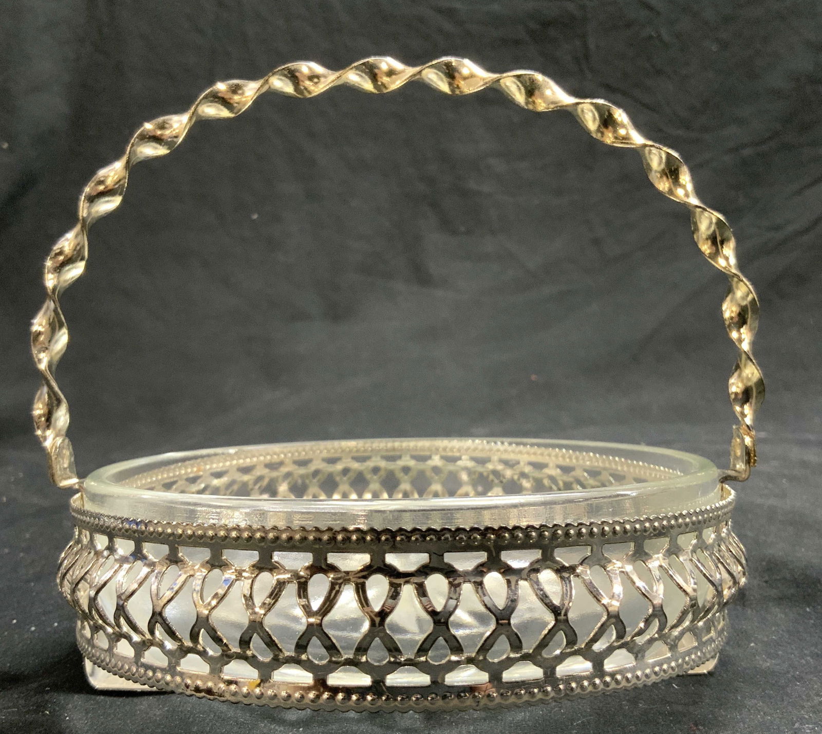 Vntg Silver Plate Basket W Glass Vessel Insert (1 of 7)