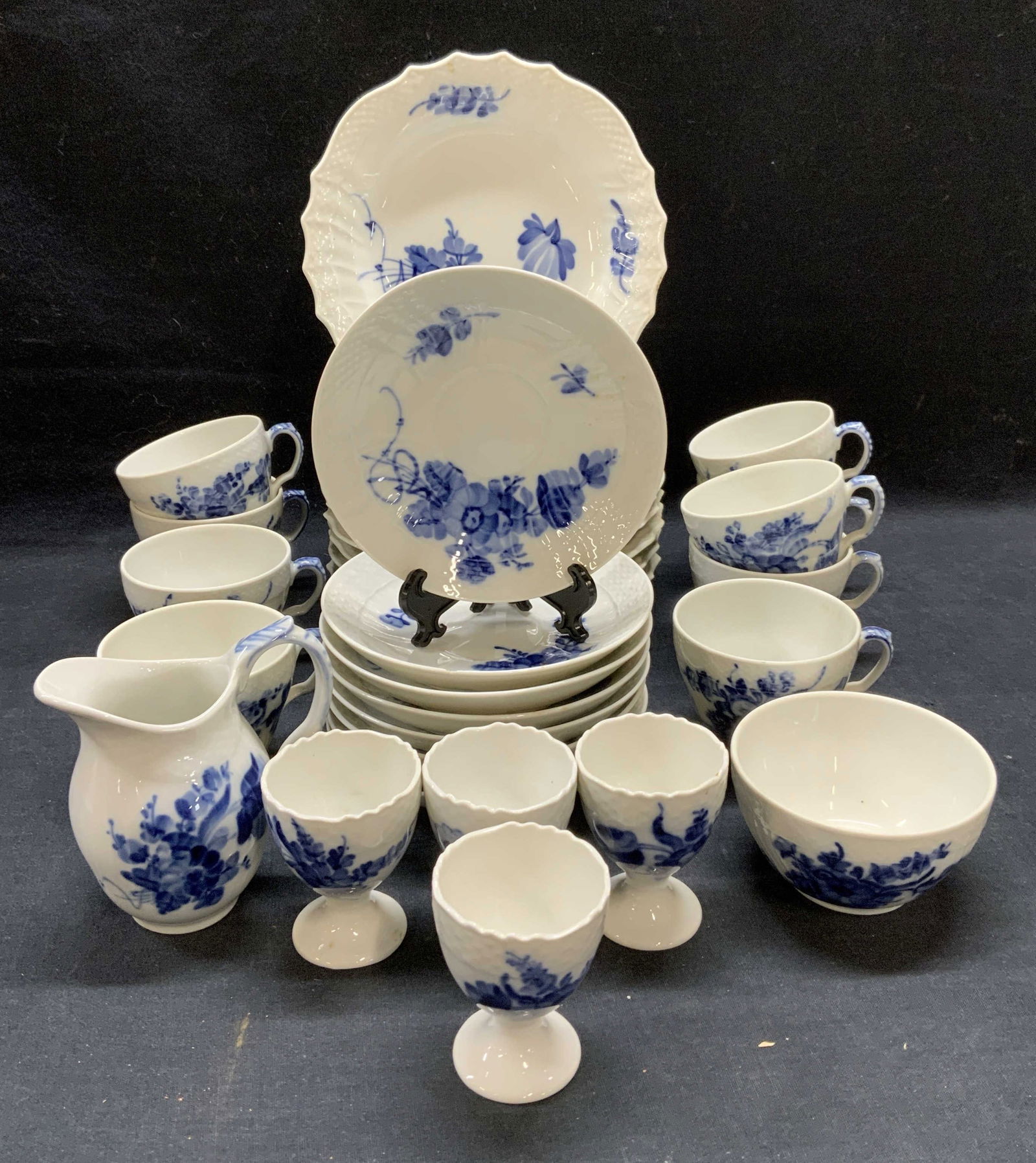 Set 31 Royal Copenhagen Porcelain Tableware (1 of 10)
