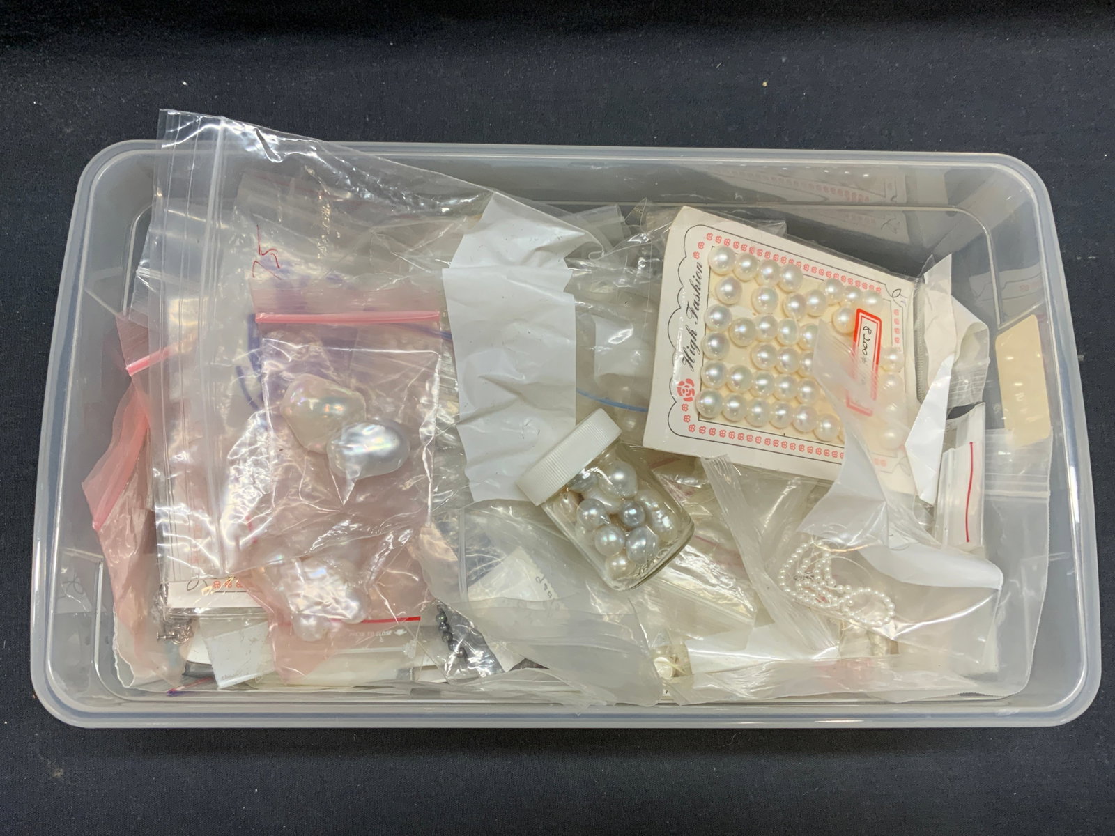 Group Lot 100+ Natural Pearls, Baroque Pearls +: Group lot of 100+ pieces of jewelry makers accessories. Includes natural pearls, baroque pearls, and faux pearl beads. Sizes vary. Largest baroque pearl measures approx. 1.25 inches wide. All pieces h