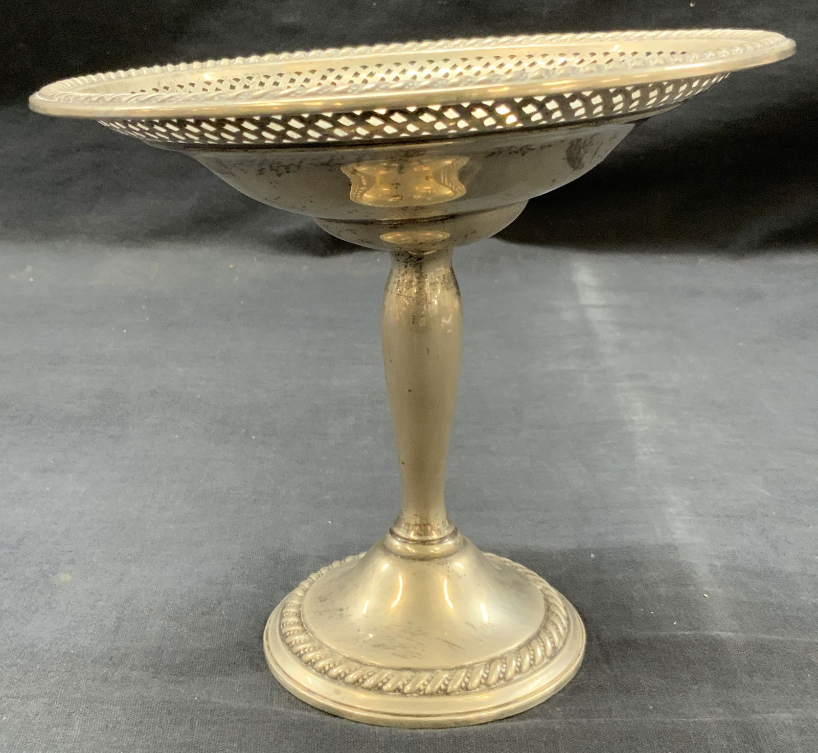 International Sterling Silver Footer Taza (1 of 7)