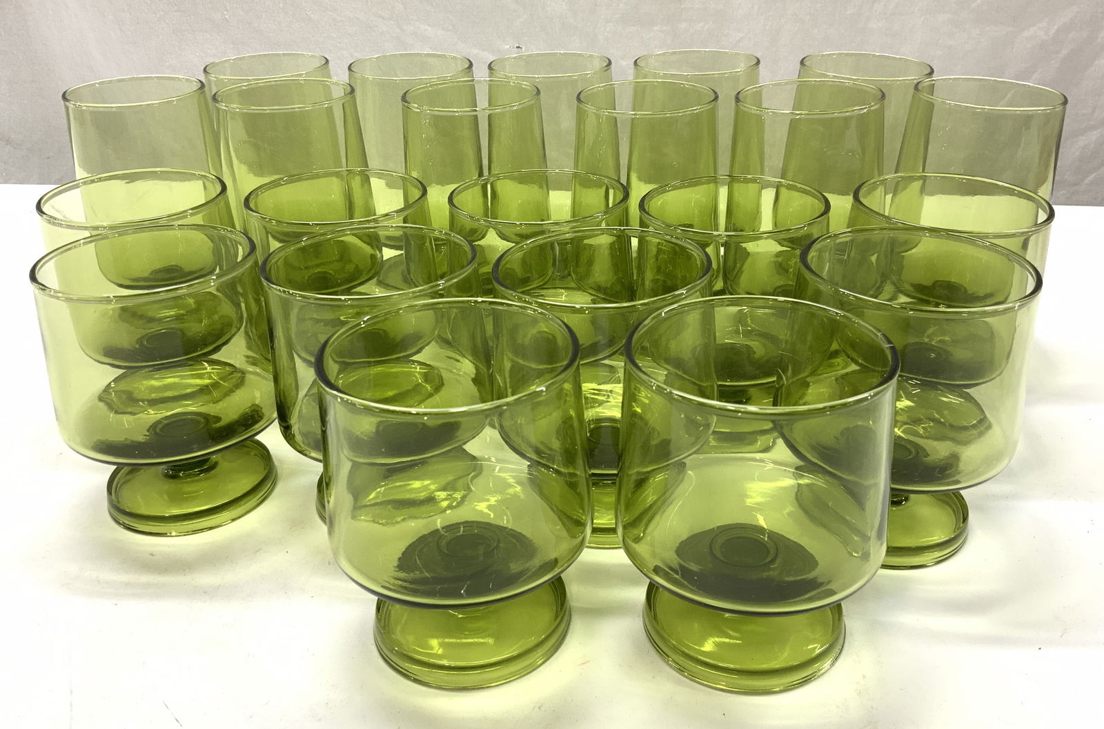 MCM Olive Green Glassware Set 22 (1 of 6)