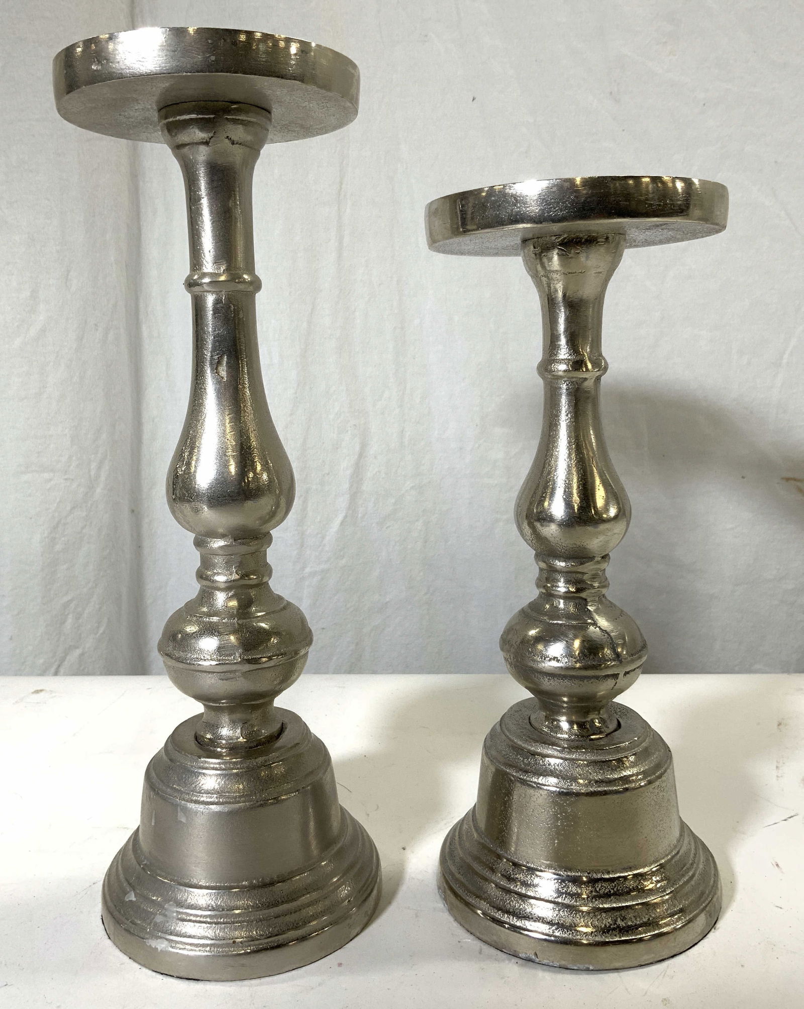 COUNTRY WILLOW Lot 2 Pewter Candlesticks (1 of 7)