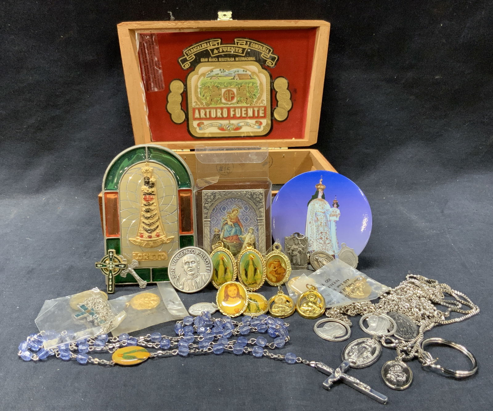 Lot 30+ Religious Jewelry & Accessories (1 of 16)