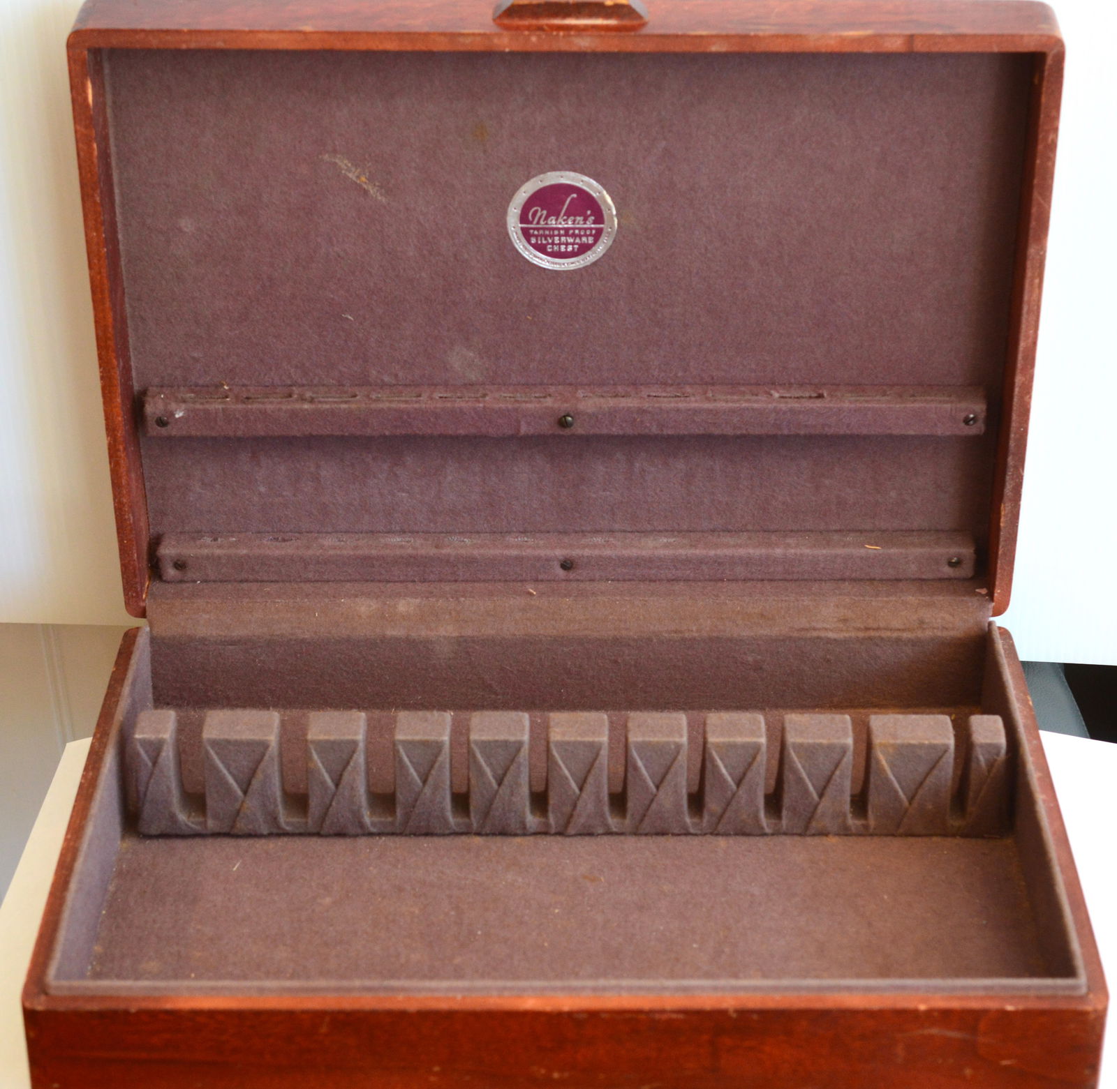 Nakens Medium Brown Silverware Chest: Measures 15 3/4x11 1/4x3 1/4 NB BS#15