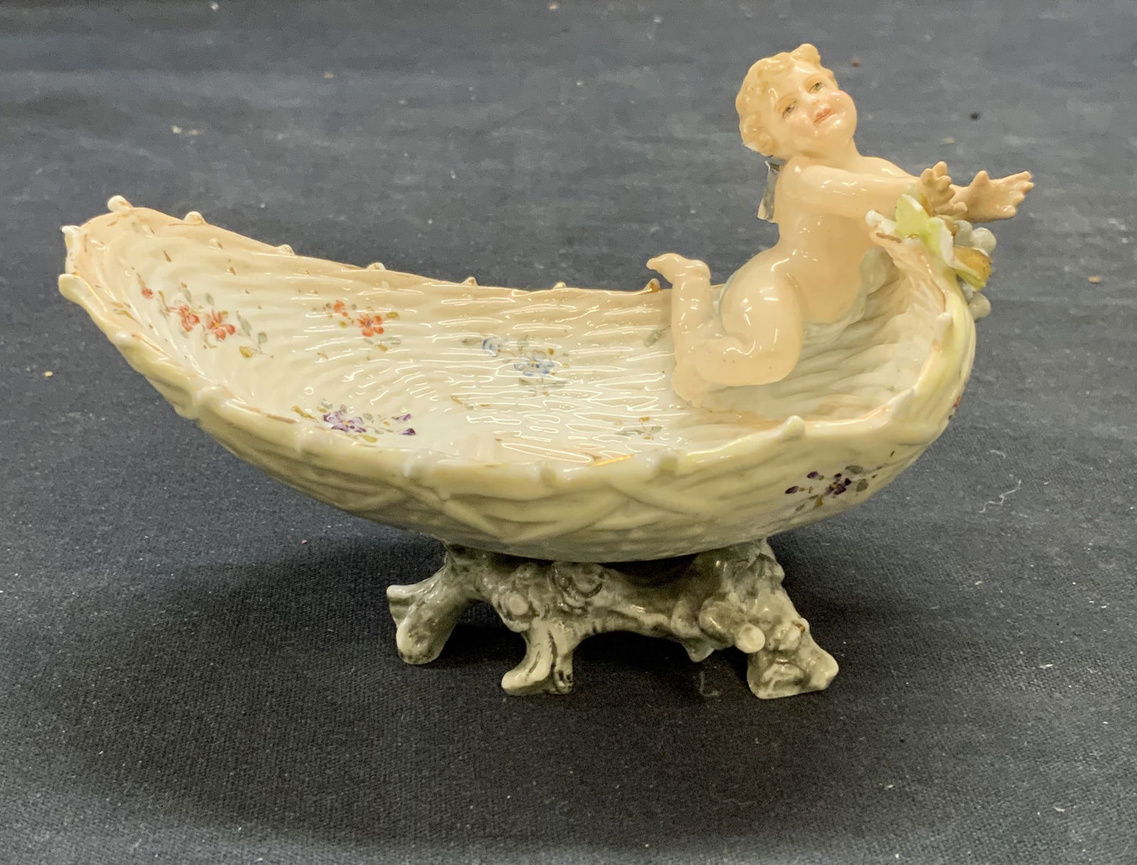 Vintage Hallmarked Porcelain Cherub Trinket Dish (1 of 7)