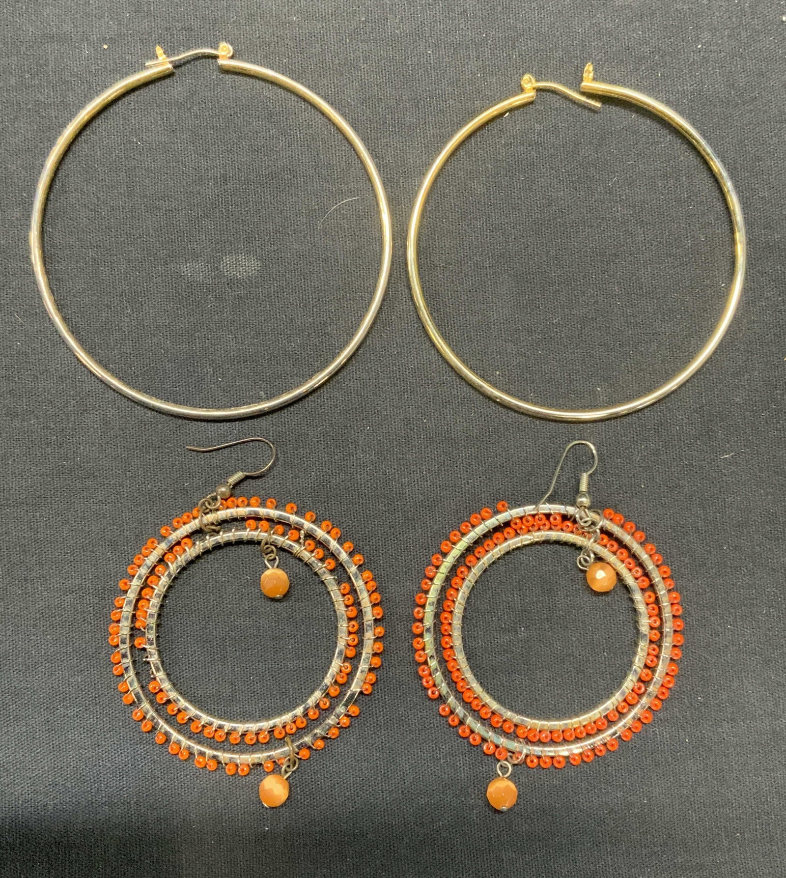 Lot 2 Gold Tone Hoops Earrings, More (1 of 6)