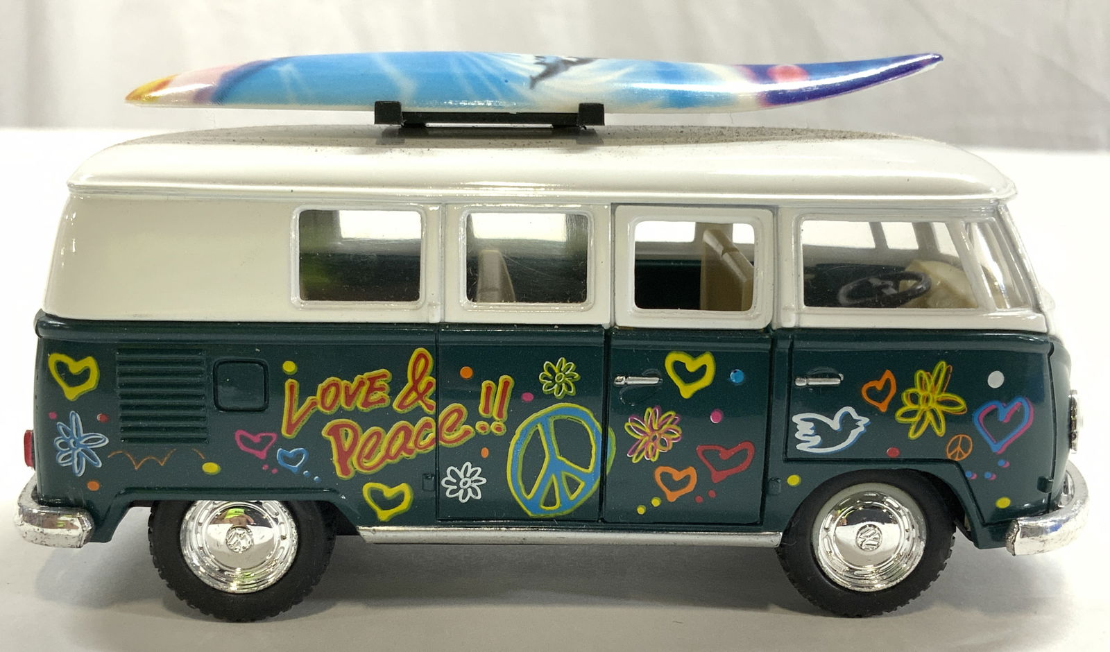 KINSMART Volkswagen Bus Vintage Die Cast Car 1962 (1 of 8)