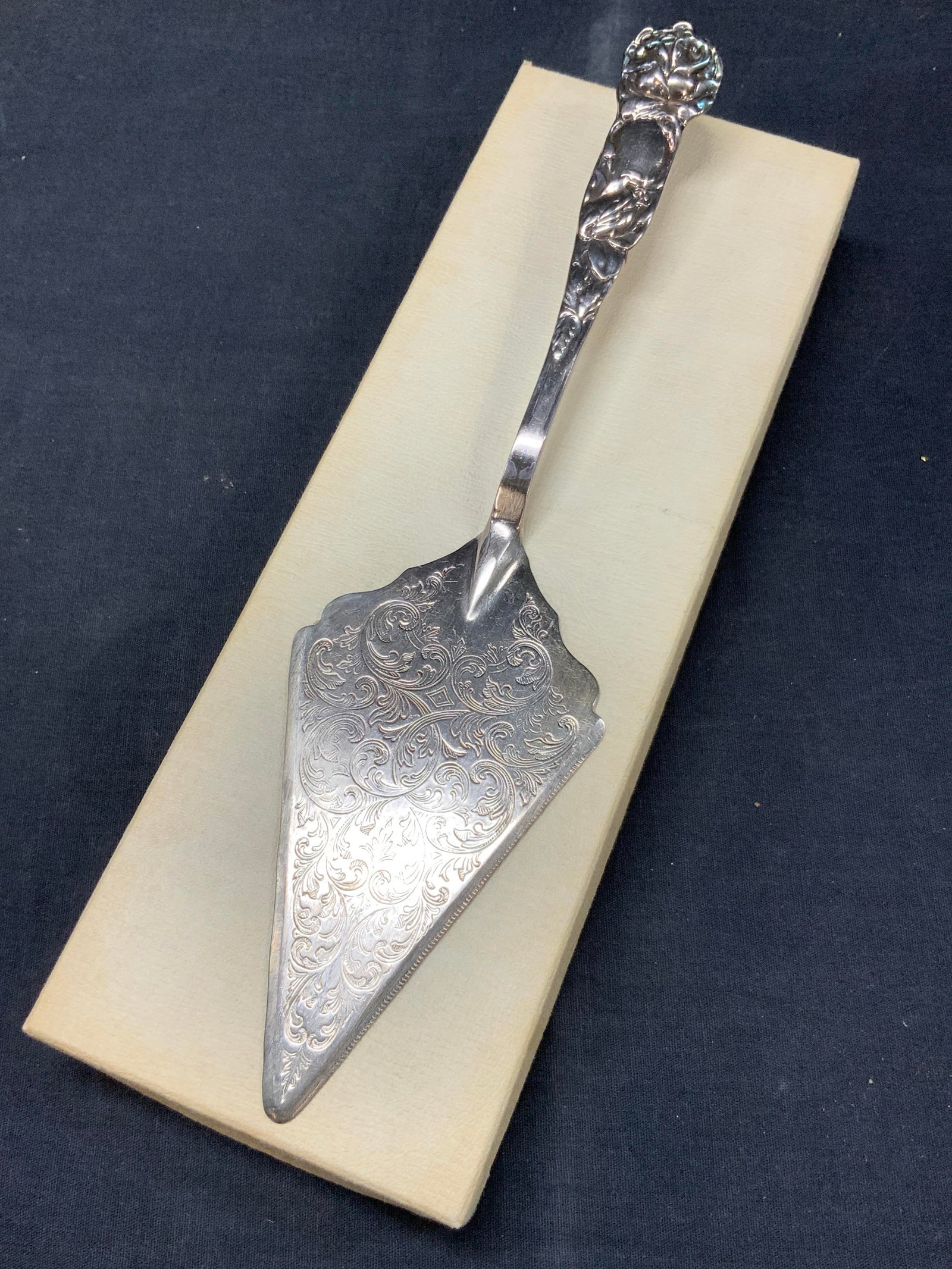 Vtg Etched Silver Plate Art Nouveau Cake Server (1 of 8)