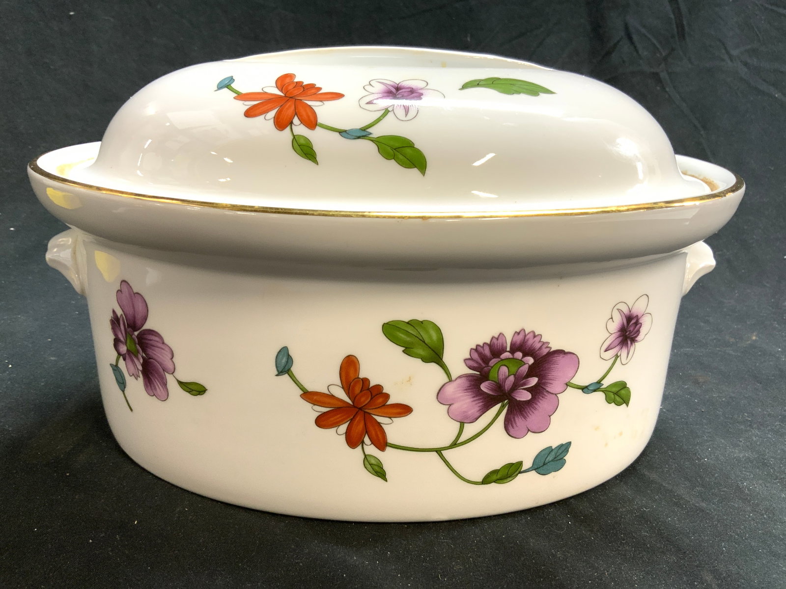 ROYAL WORCESTER ASTLEY Lidded Porc Serv Dish (1 of 7)