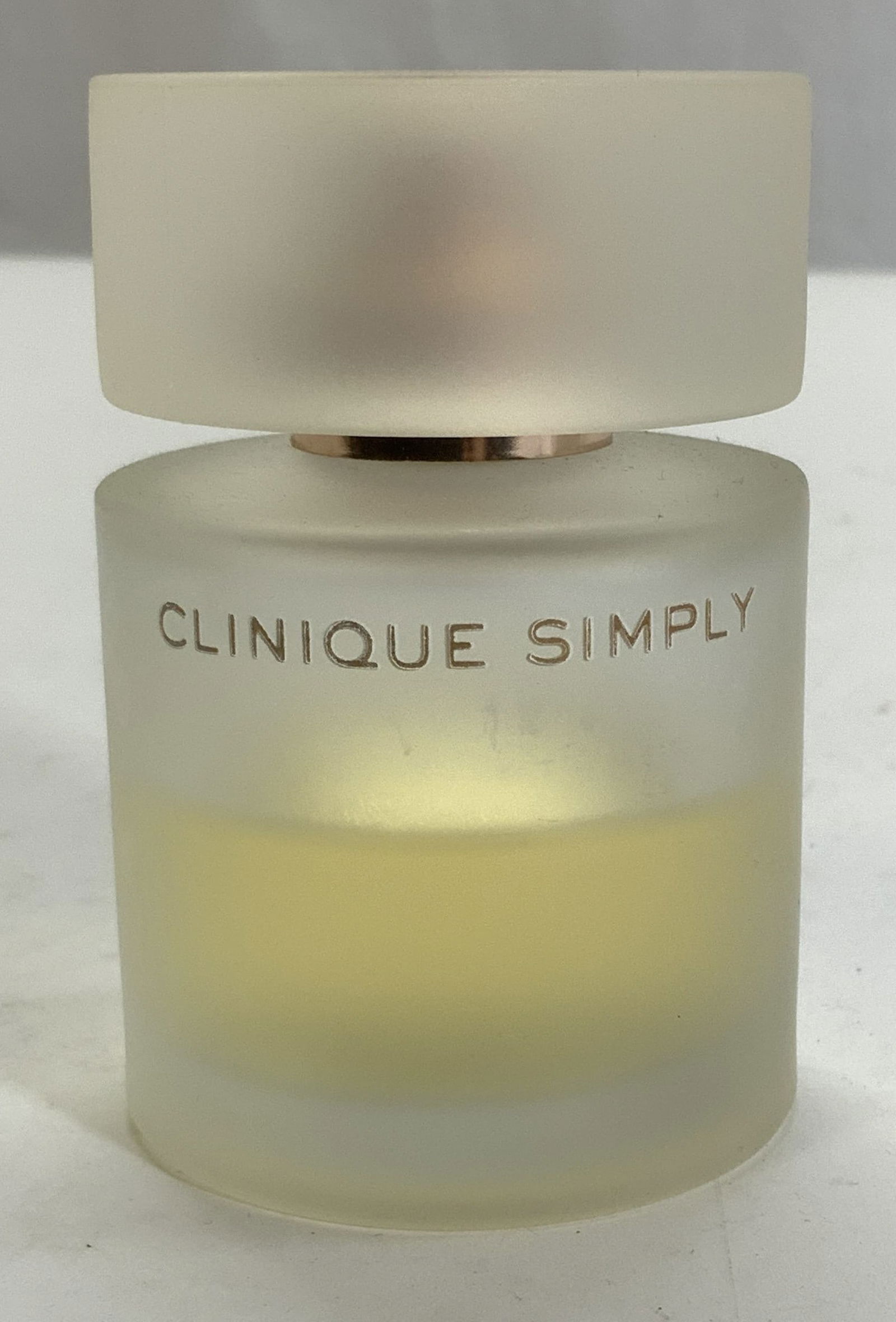 Cliniques Simply Spray Perfume in Glass Bottle (1 of 6)