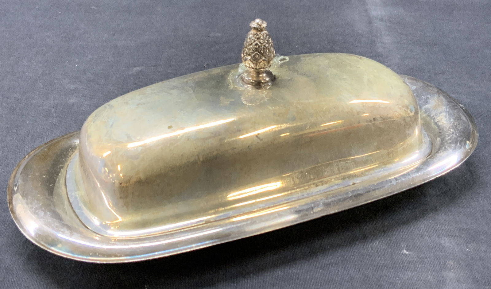 WM Rogers Silver Plate Butter Dish (1 of 8)