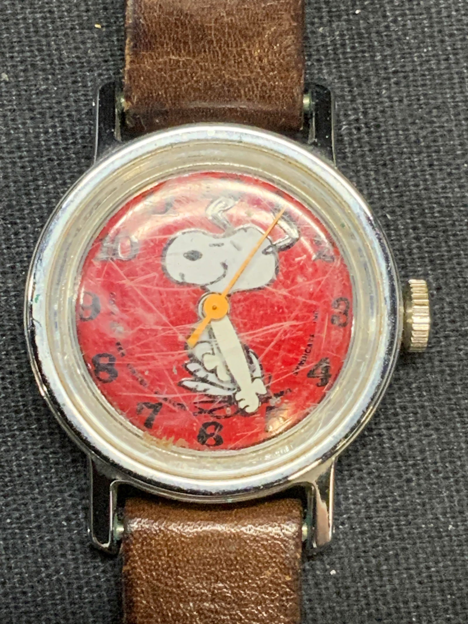 Vintage Peanuts Snoopy Leather Watch (1 of 6)