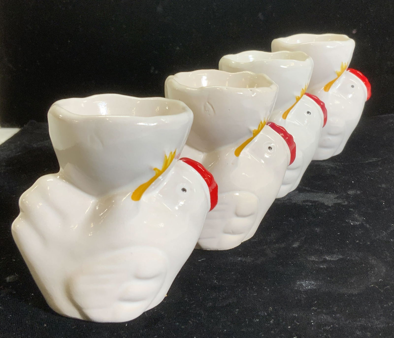 4 BERGDORF GOODMAN Ceramic Chicken Egg Holders (1 of 7)