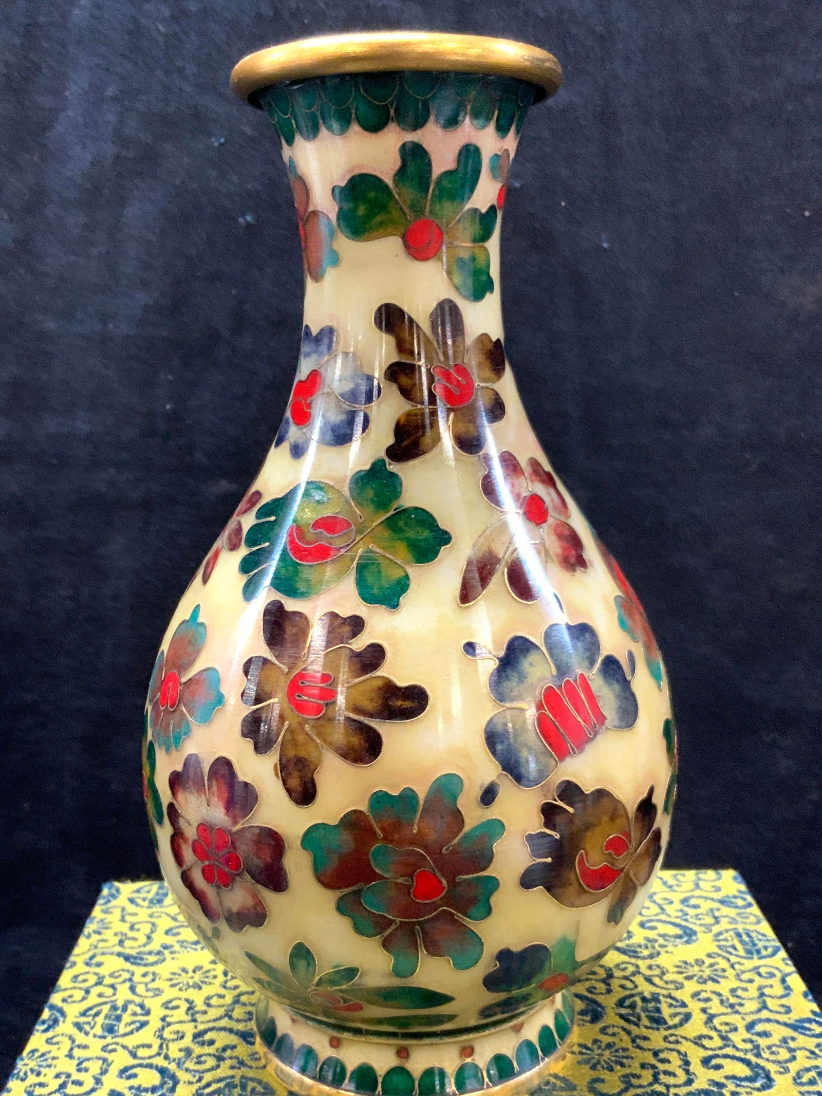 Asian Cloisonne Floral Vase W Textile Box (1 of 11)