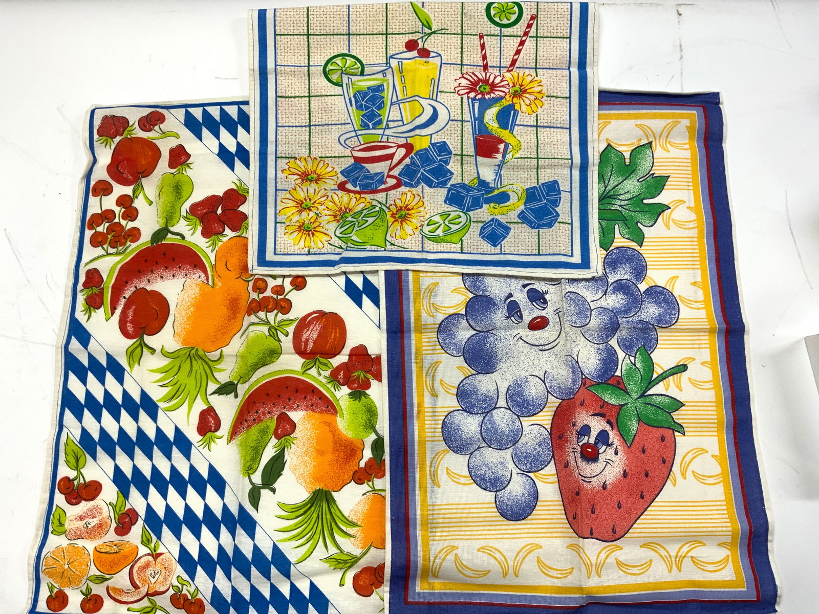 Lot 3 Linen Tea Towels with Fruit Decor (1 of 6)