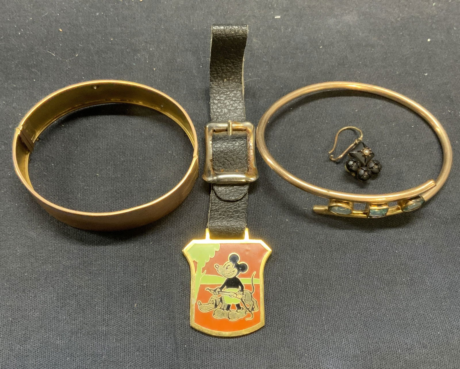 Lot 4 Vtg Mickey Pendant & Gold Tn Bracelets (1 of 8)