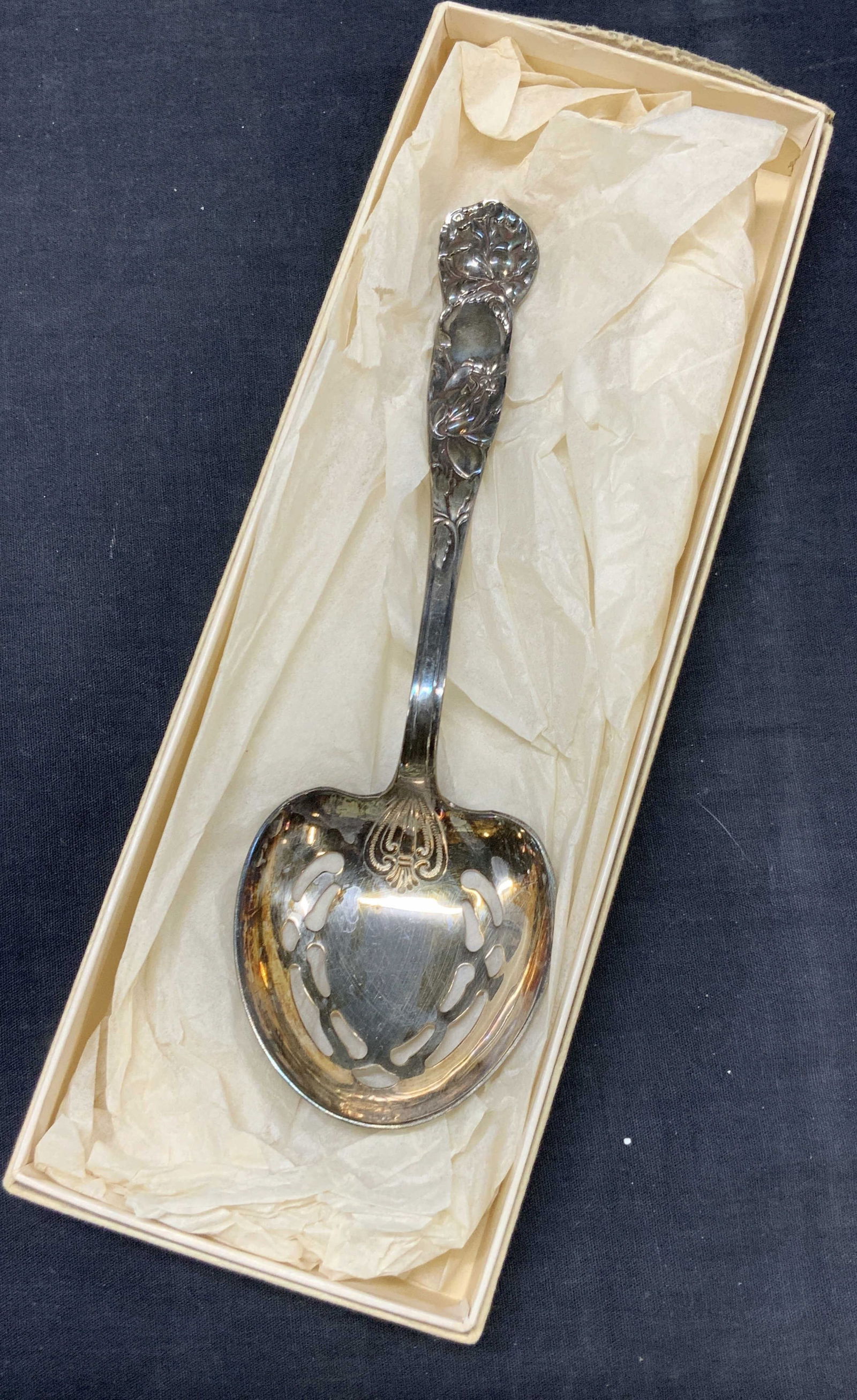 Vtg Silver Plate Art Nouveau Serving Spoon (1 of 7)