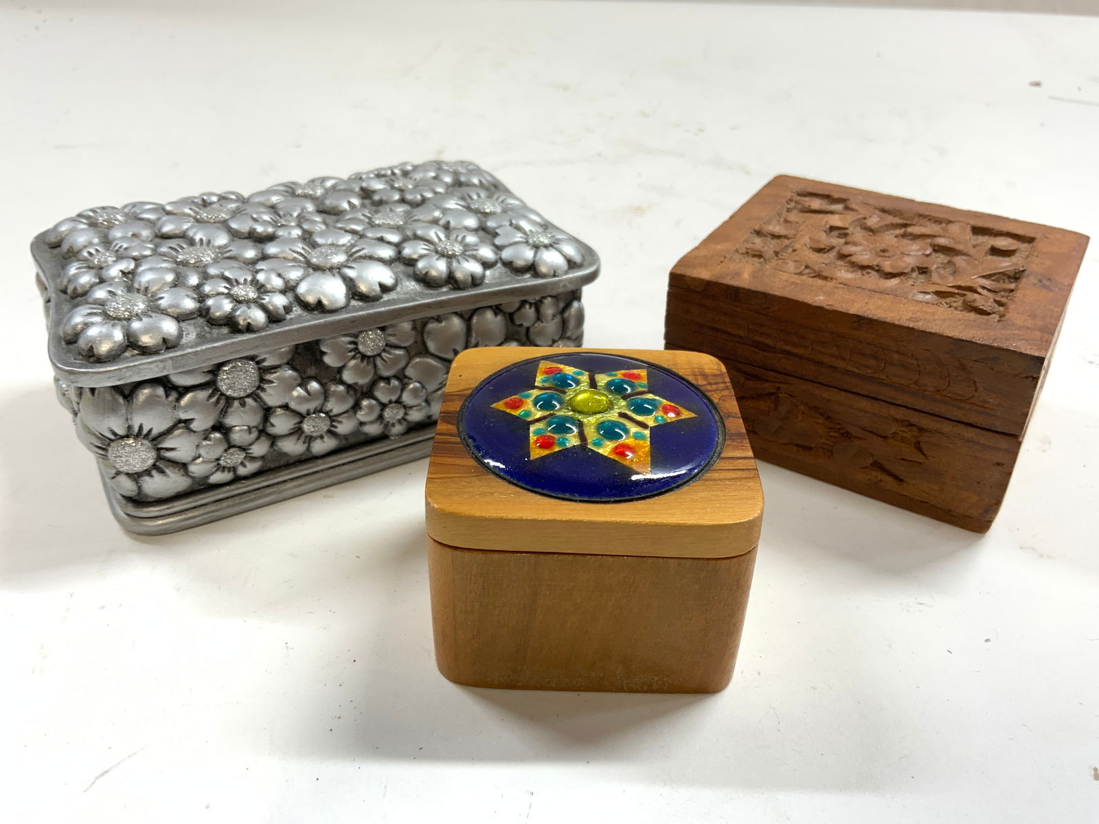 Lot 3 Resinous & Wooden Trinket Boxes W Lids (1 of 7)