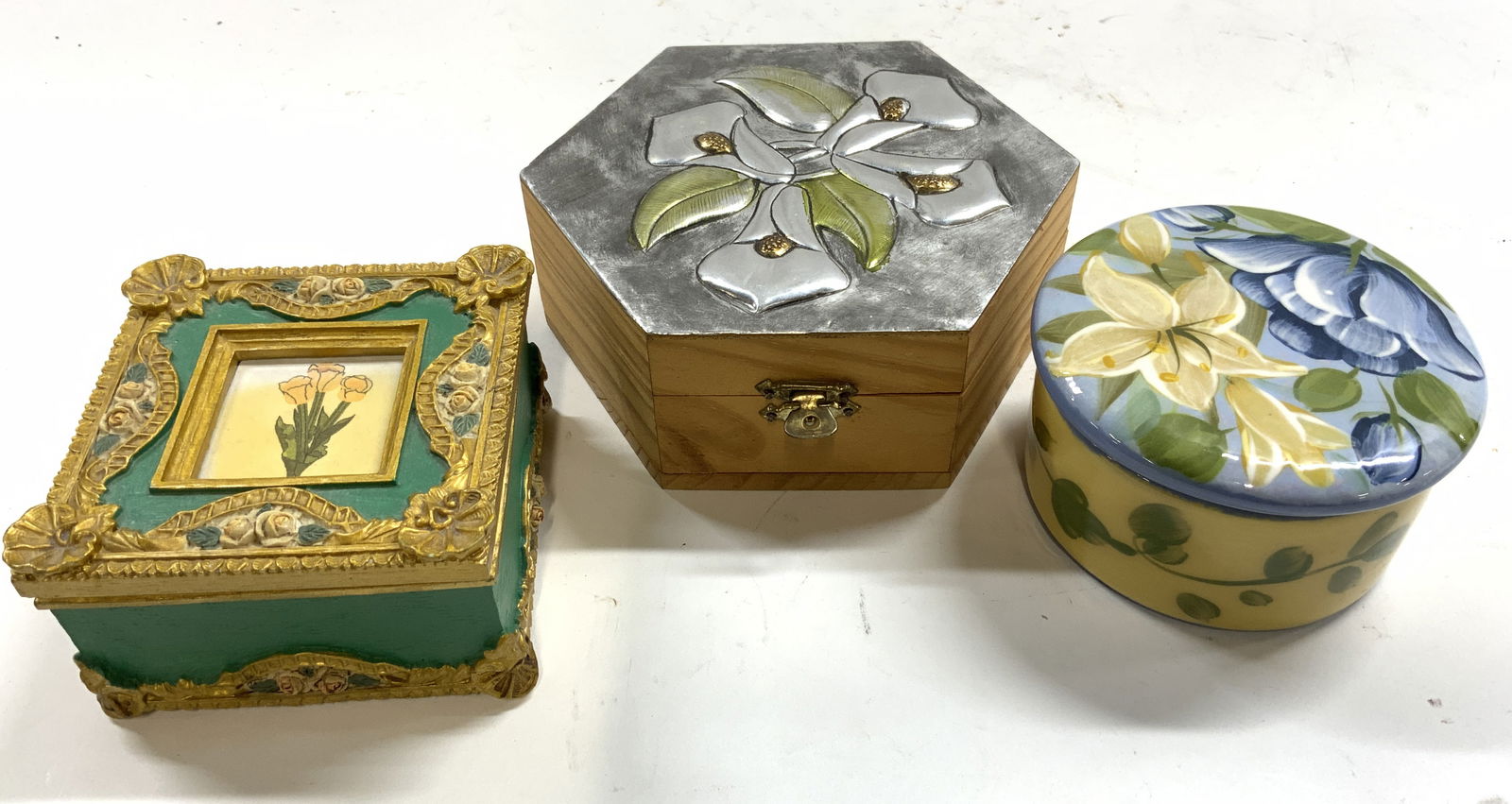 Lot 3 Trinket Boxes W Lids (1 of 6)