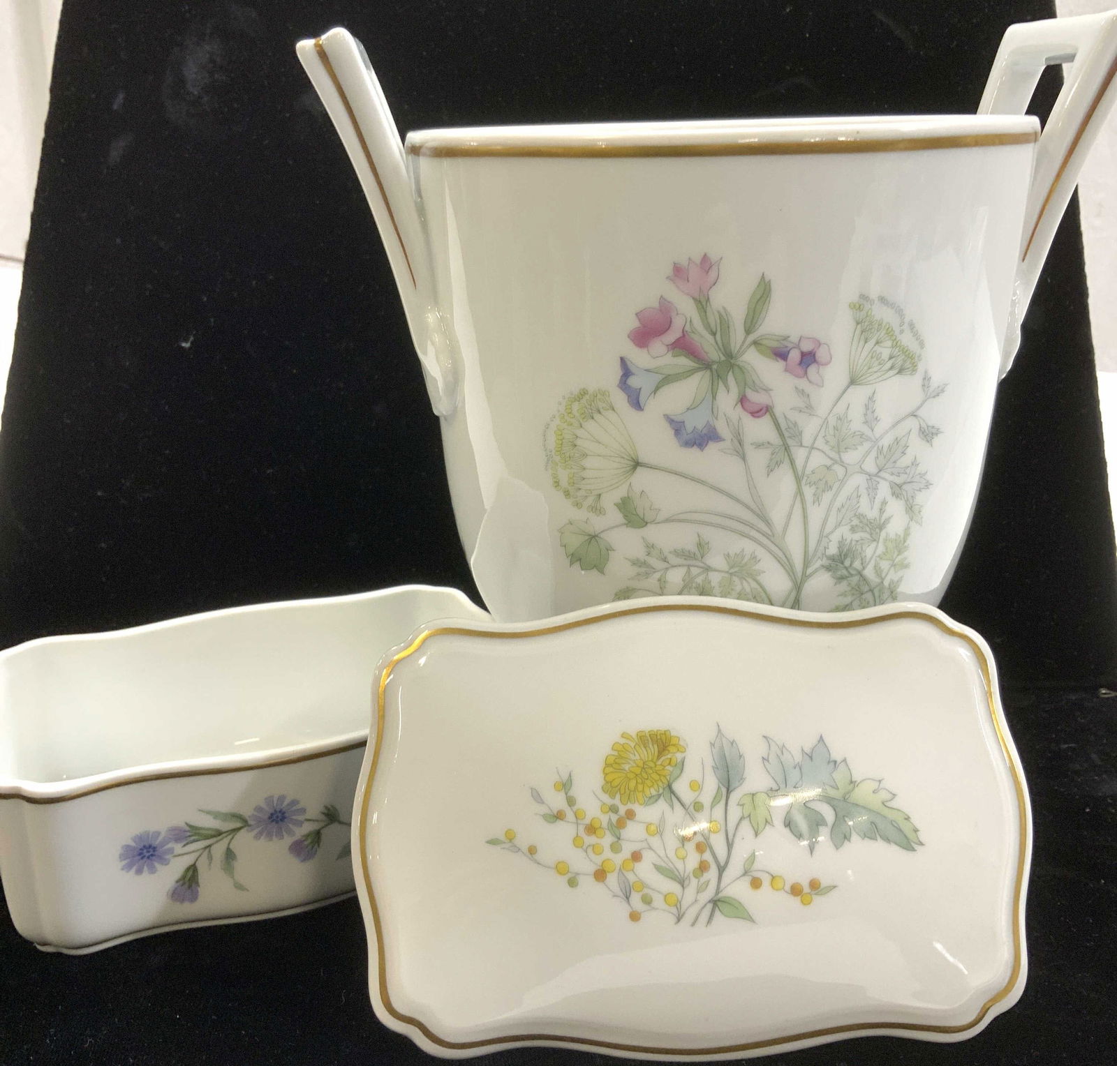 2 Richard GINORI Porcelain Cachepot & Box, Italy (1 of 9)