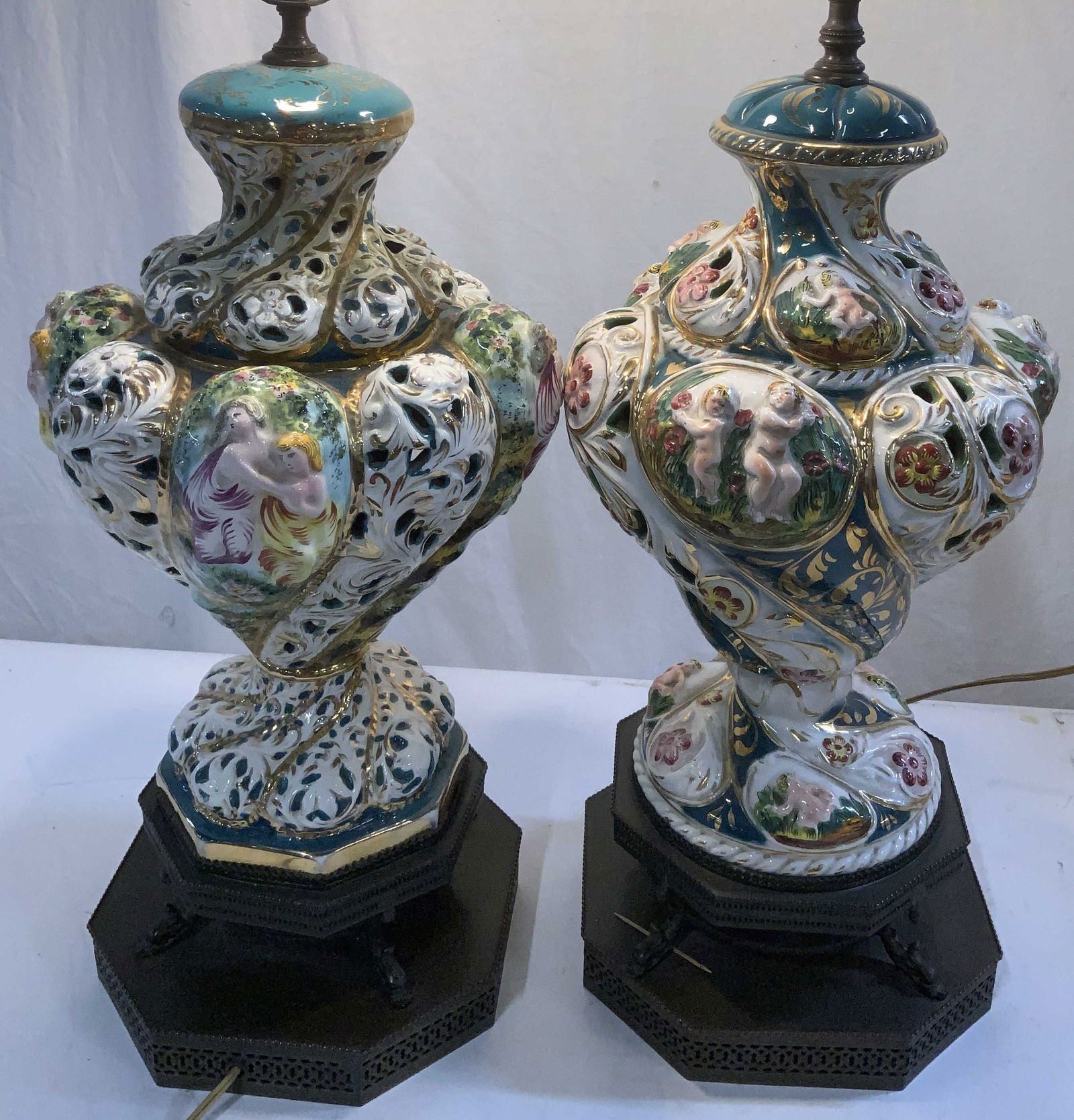 Pair Capodimonte Majolica Side Table Lamps IT (1 of 12)