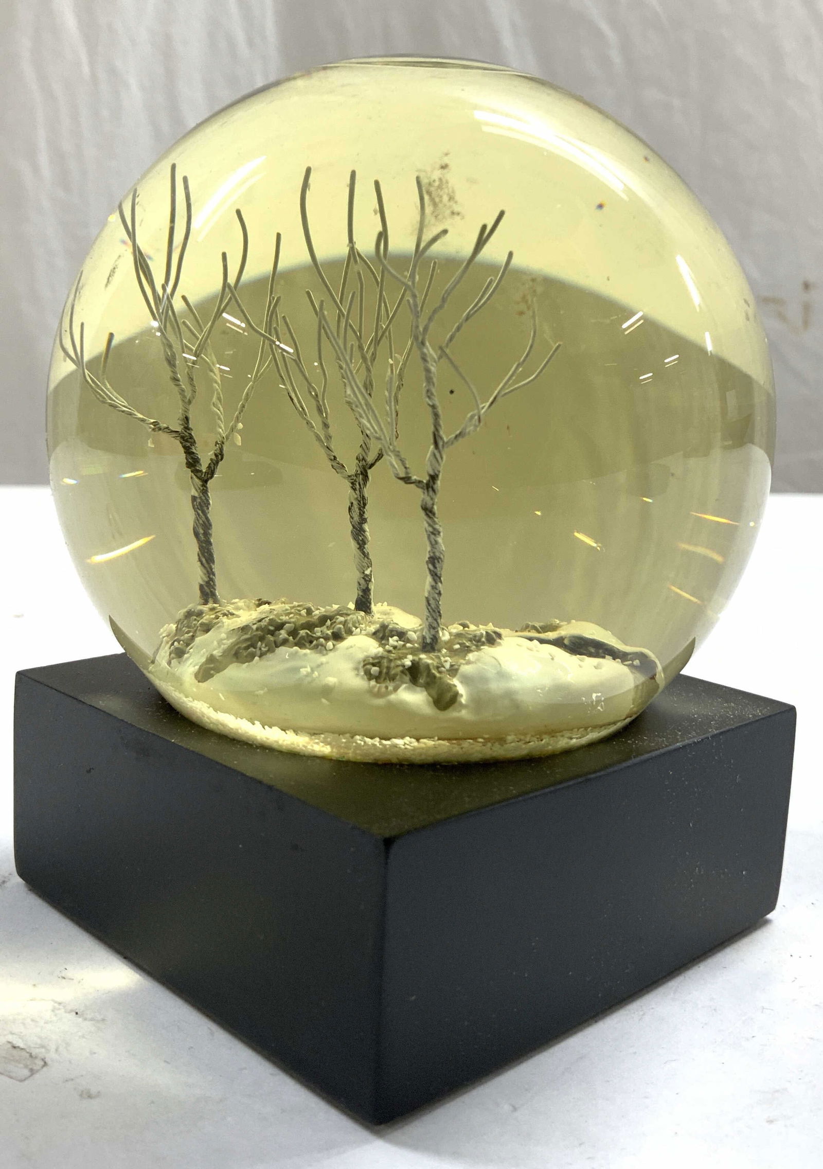 COOL SNOW GLOBES Snow Globe W Tree (1 of 6)