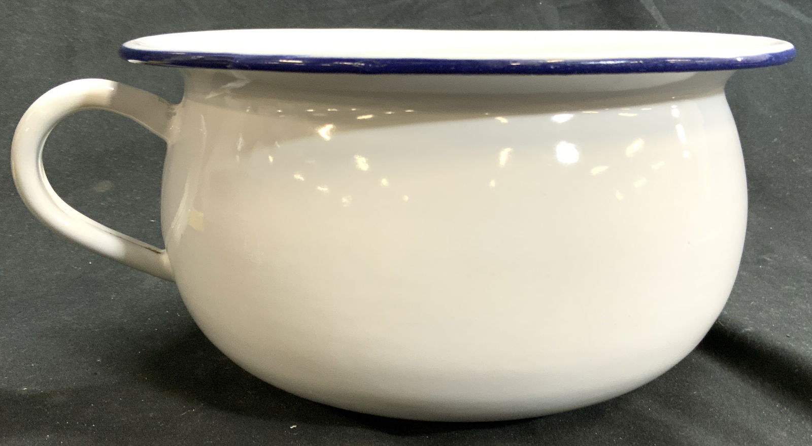 Vintage Enameled Chamber Pot Vessel White (1 of 7)