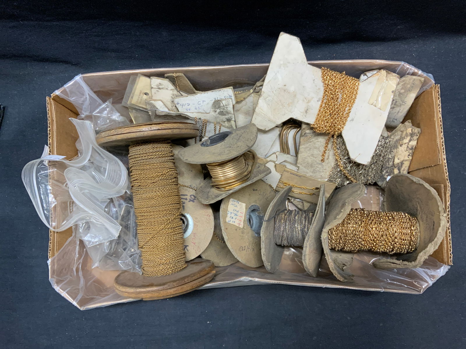 Group Lot Gold & Silver Tn Jewelry Makers Chains (1 of 6)