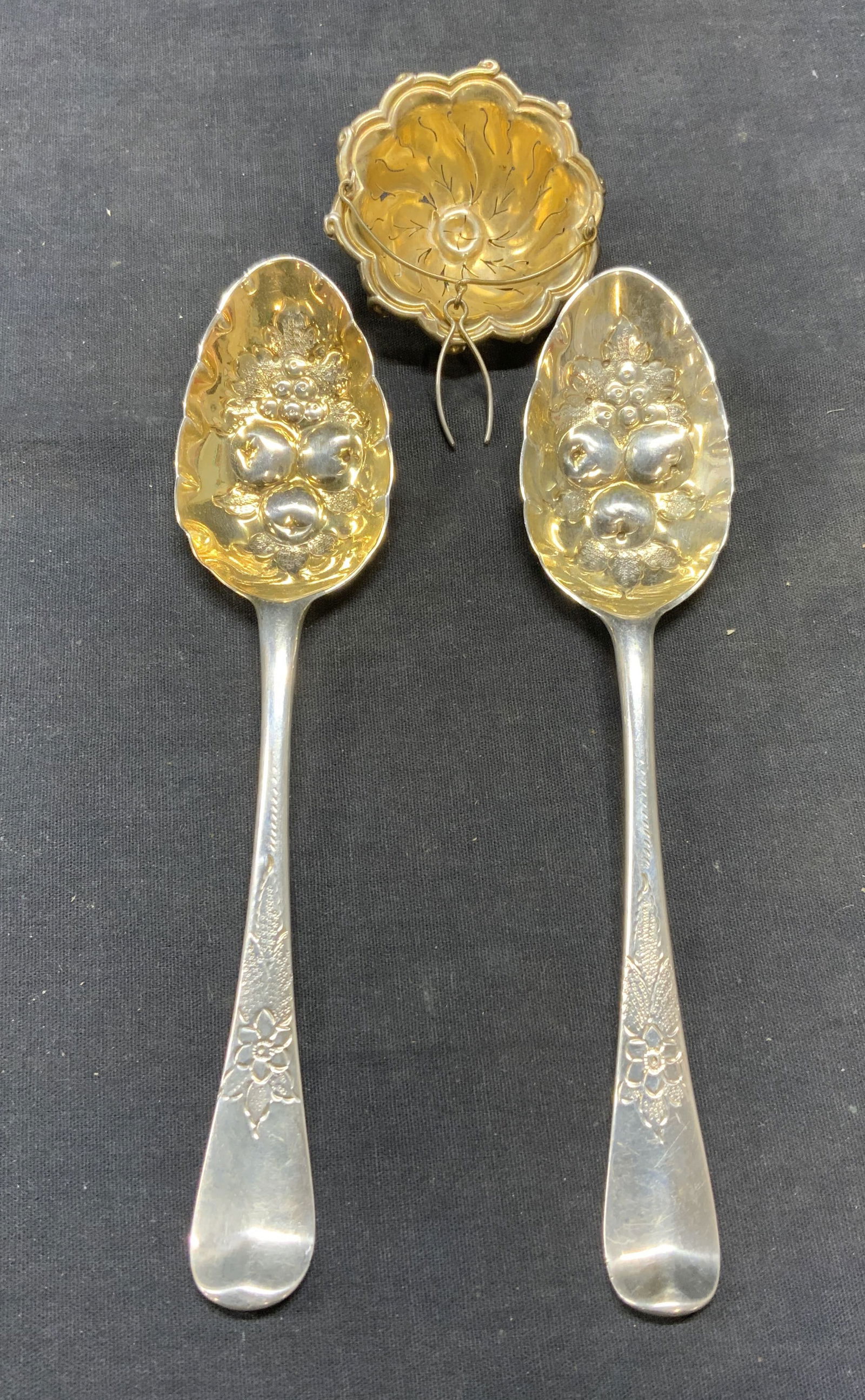 Lot 3 Hallmarked Sterling Silver Spoons & More (1 of 8)