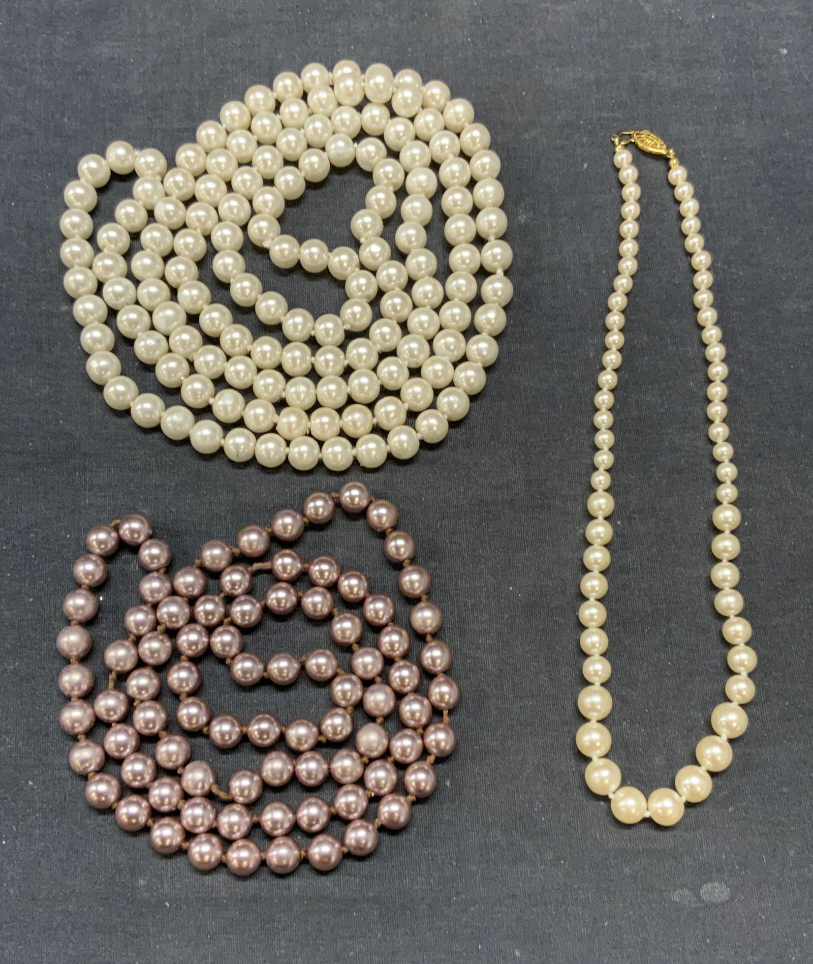 Lot 3 Faux Pearl Beaded Necklaces (1 of 7)