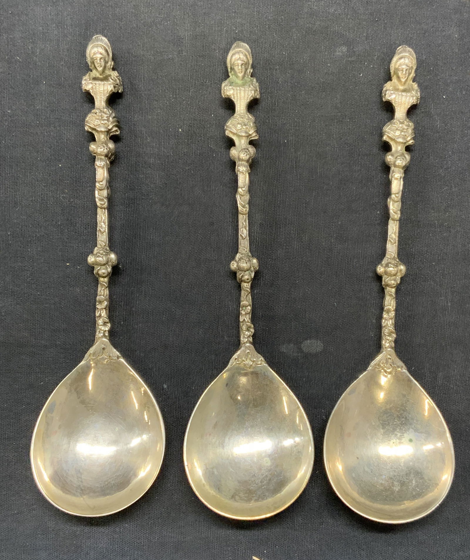 Set 3 Vtg Hallmarked Silver Pl Figural Spoons (1 of 7)
