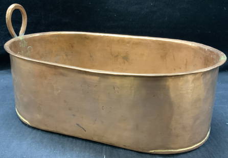 Vtg 14Inch Long Copper & Brass Basin: Vintage copper and brass made basin with side loop as a handle. Approx 4.25 inches tall and 14 inches long. Moderate wearing to metal throughout due to age and use Vintage copper ware. Copper